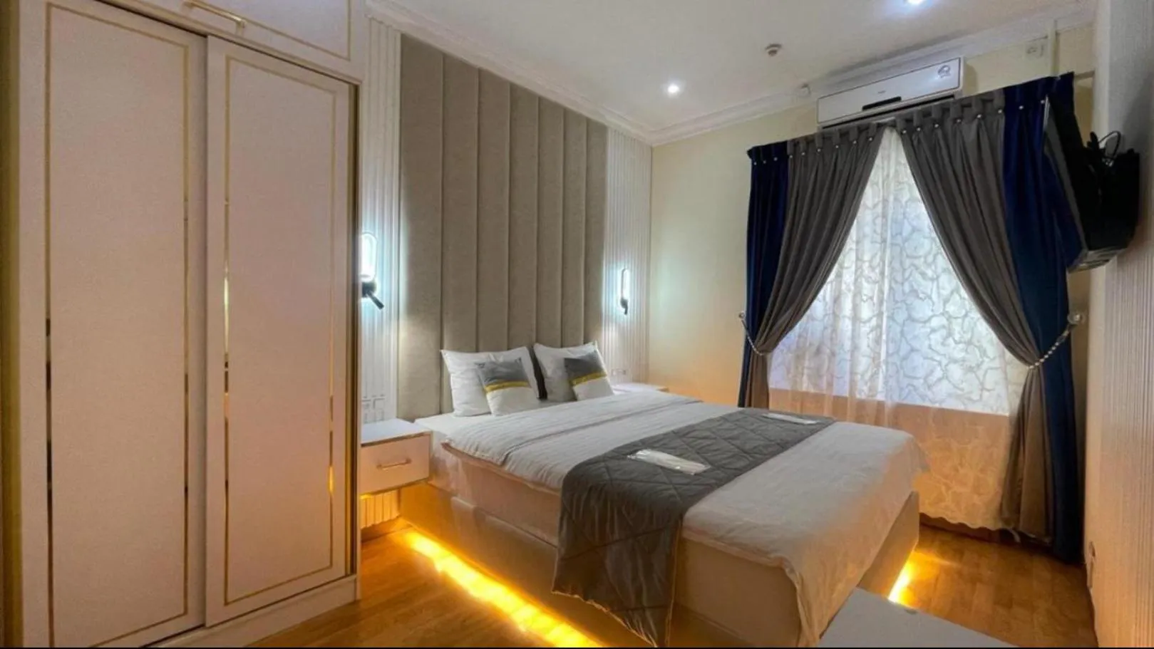 Bed in Marvarid Hotel