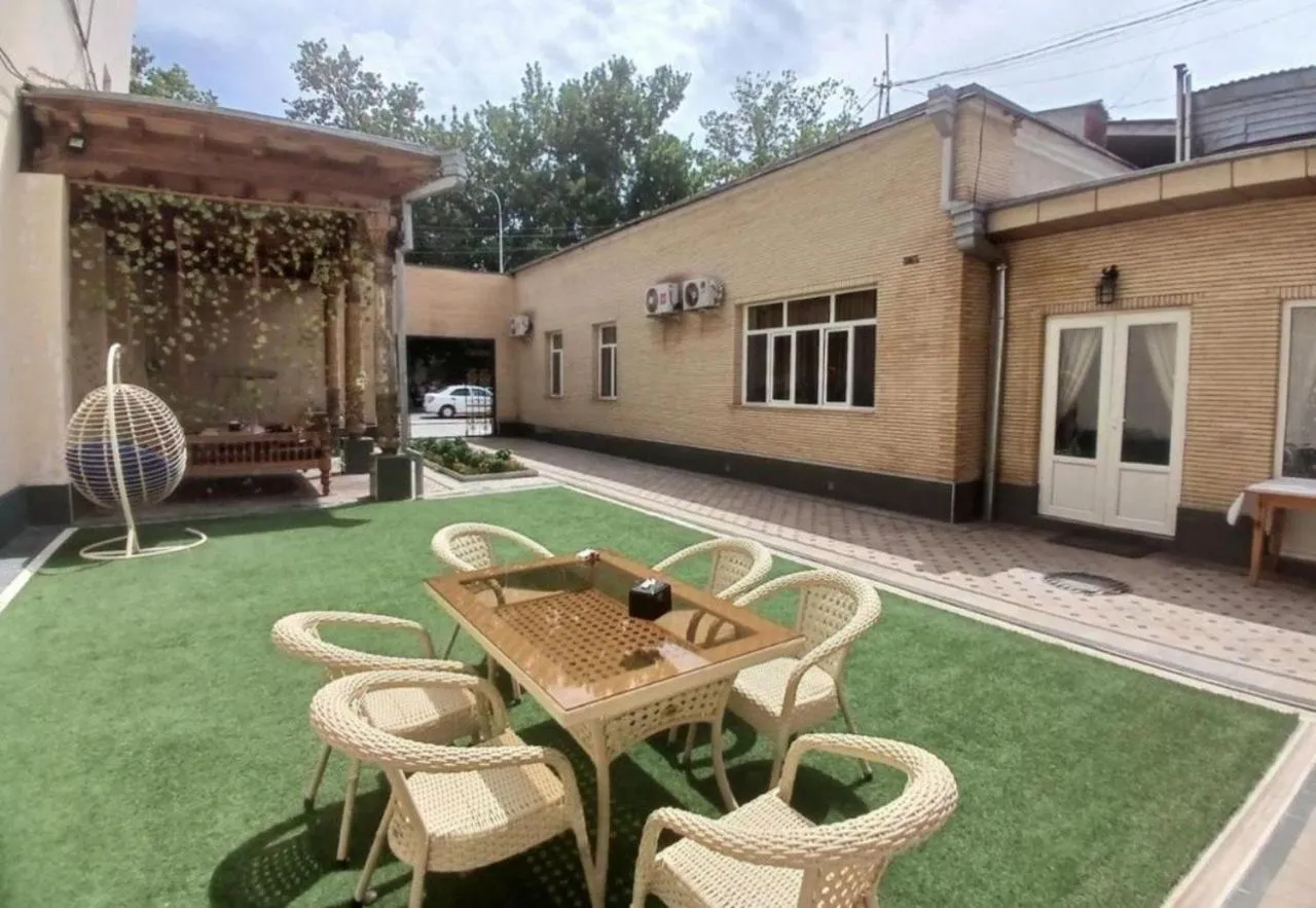 Garden in Marvarid Hotel