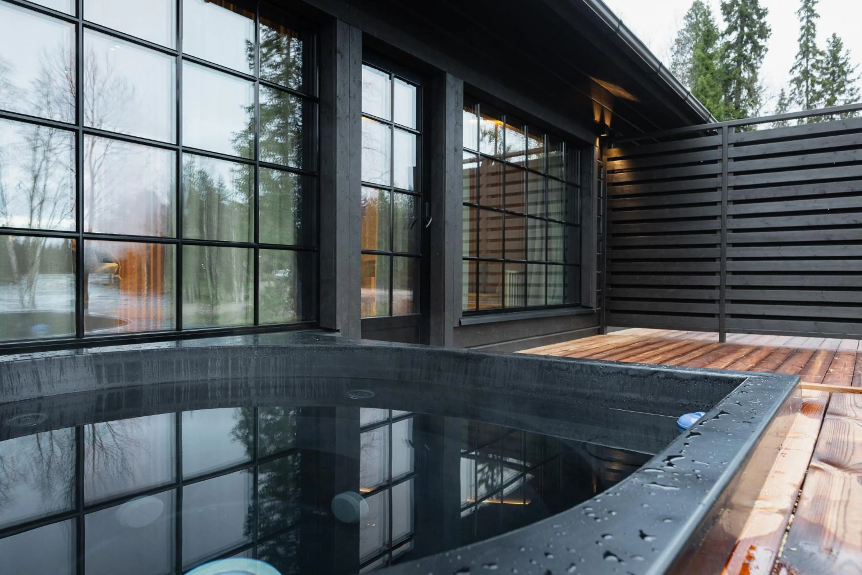 Hot Tub in Vaattunki Wilderness Resort