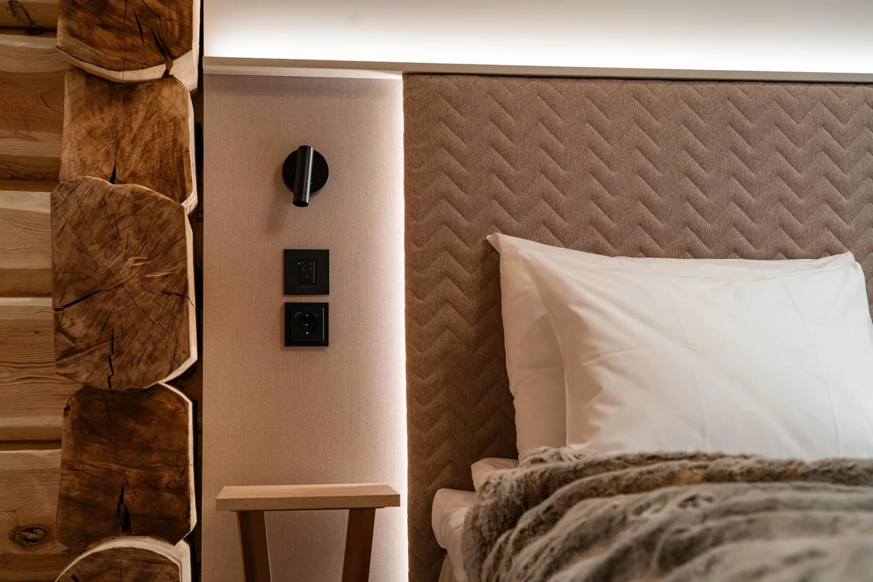 Bed in Vaattunki Wilderness Resort