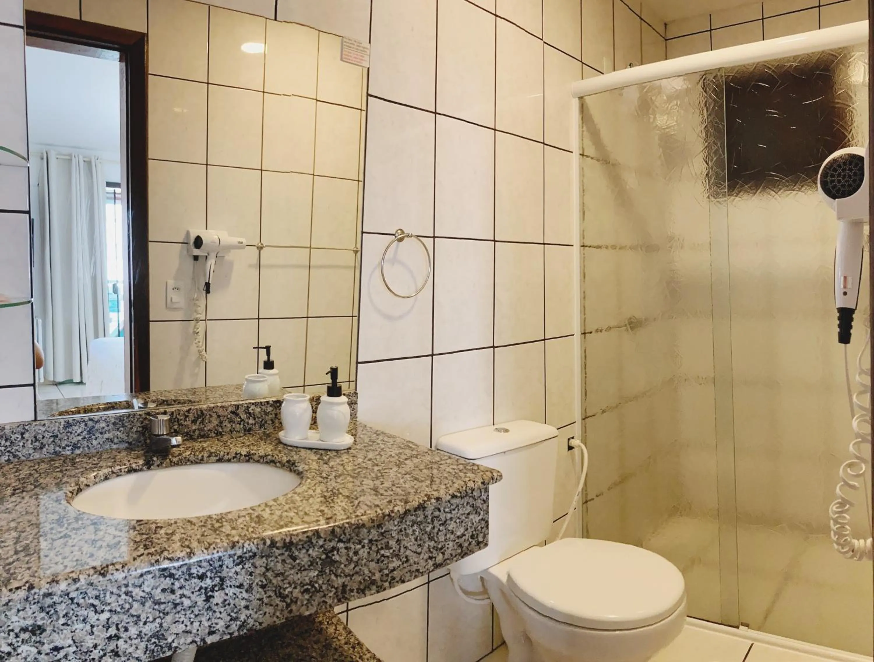 Shower in Pousada Enseada dos Golfinhos