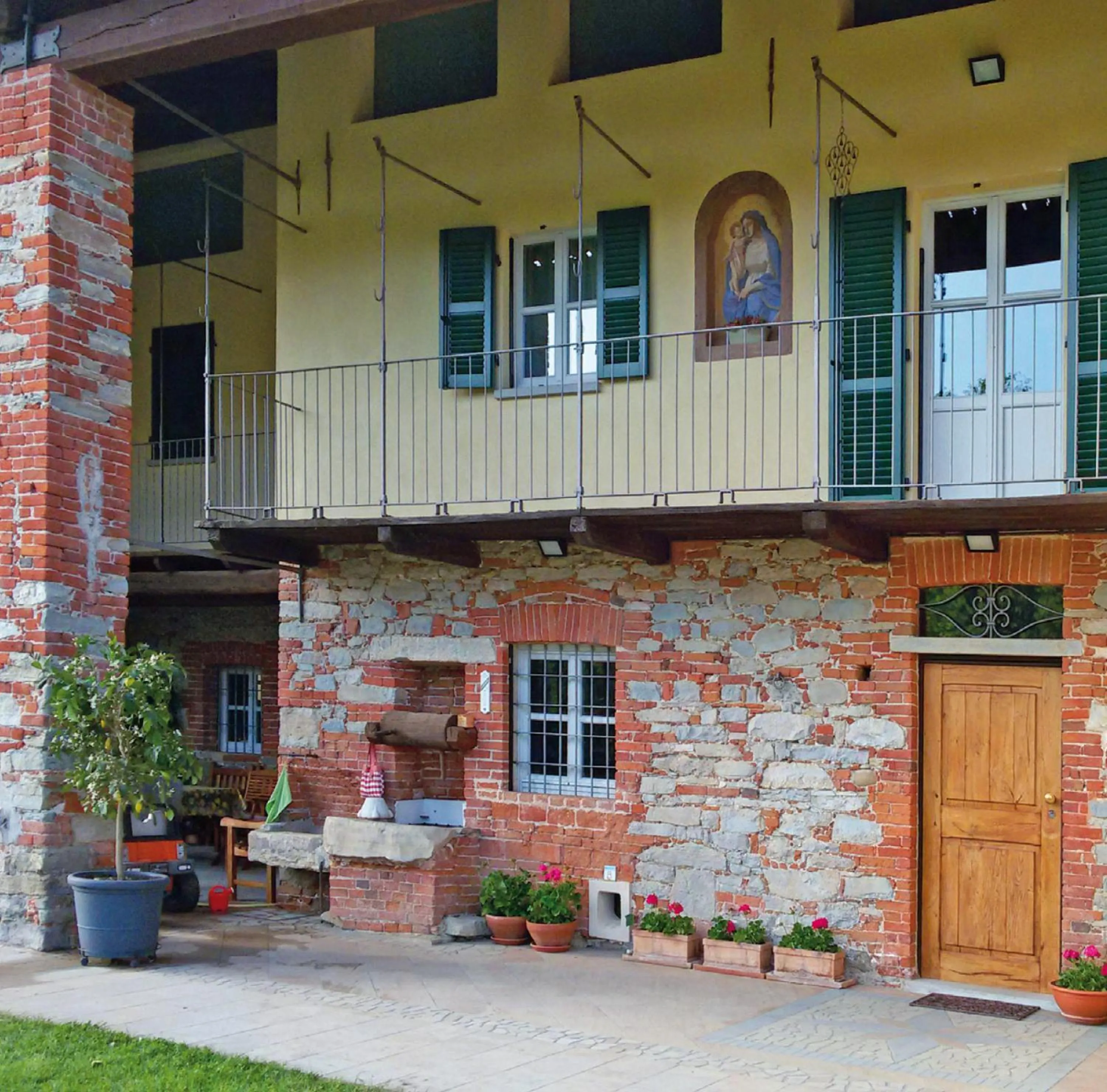 Property building in B&B Bricco Fiore