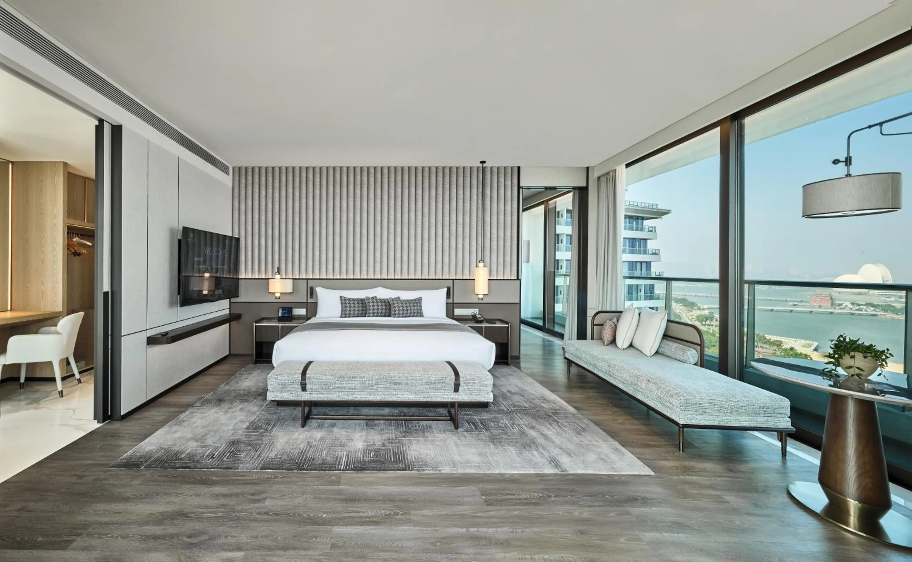 Bedroom, Bed in Grand Ocean View Hotel Zhuhai