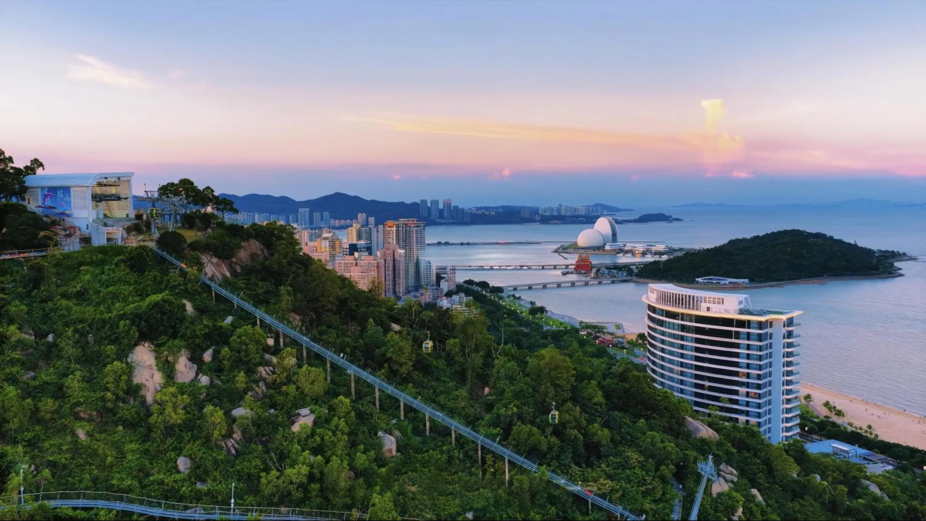 Property building in Grand Ocean View Hotel Zhuhai