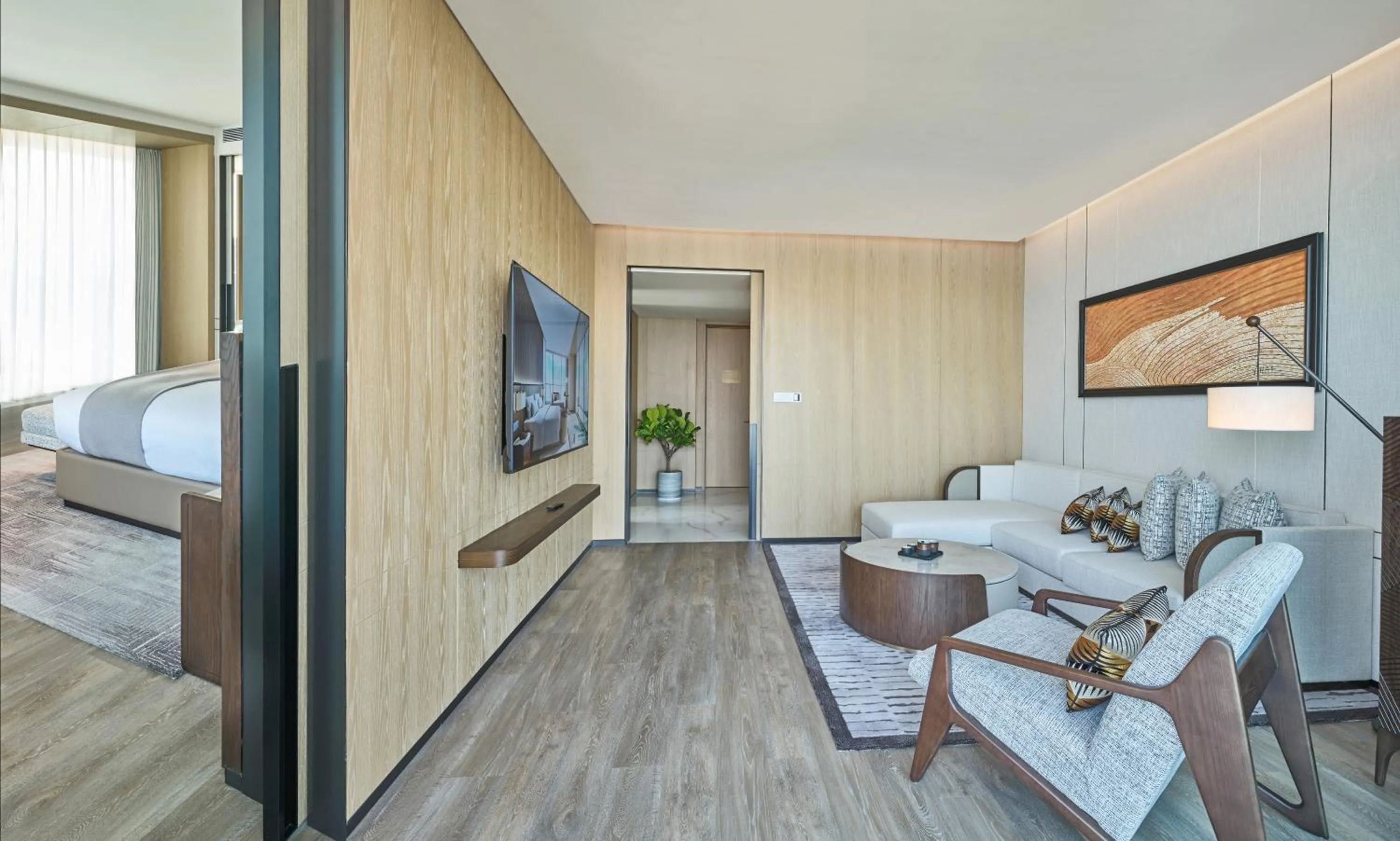 Living room, Bed in Grand Ocean View Hotel Zhuhai