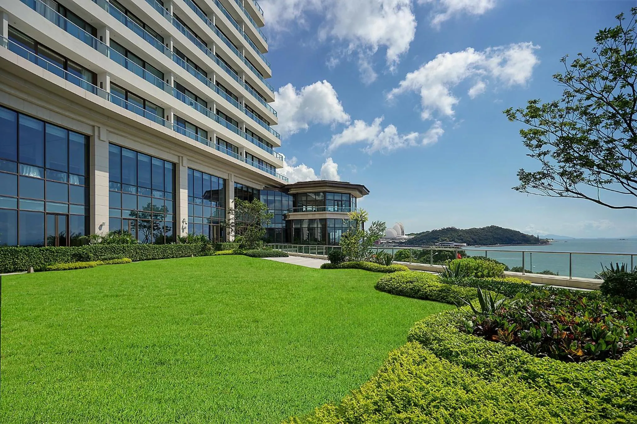 Garden in Grand Ocean View Hotel Zhuhai