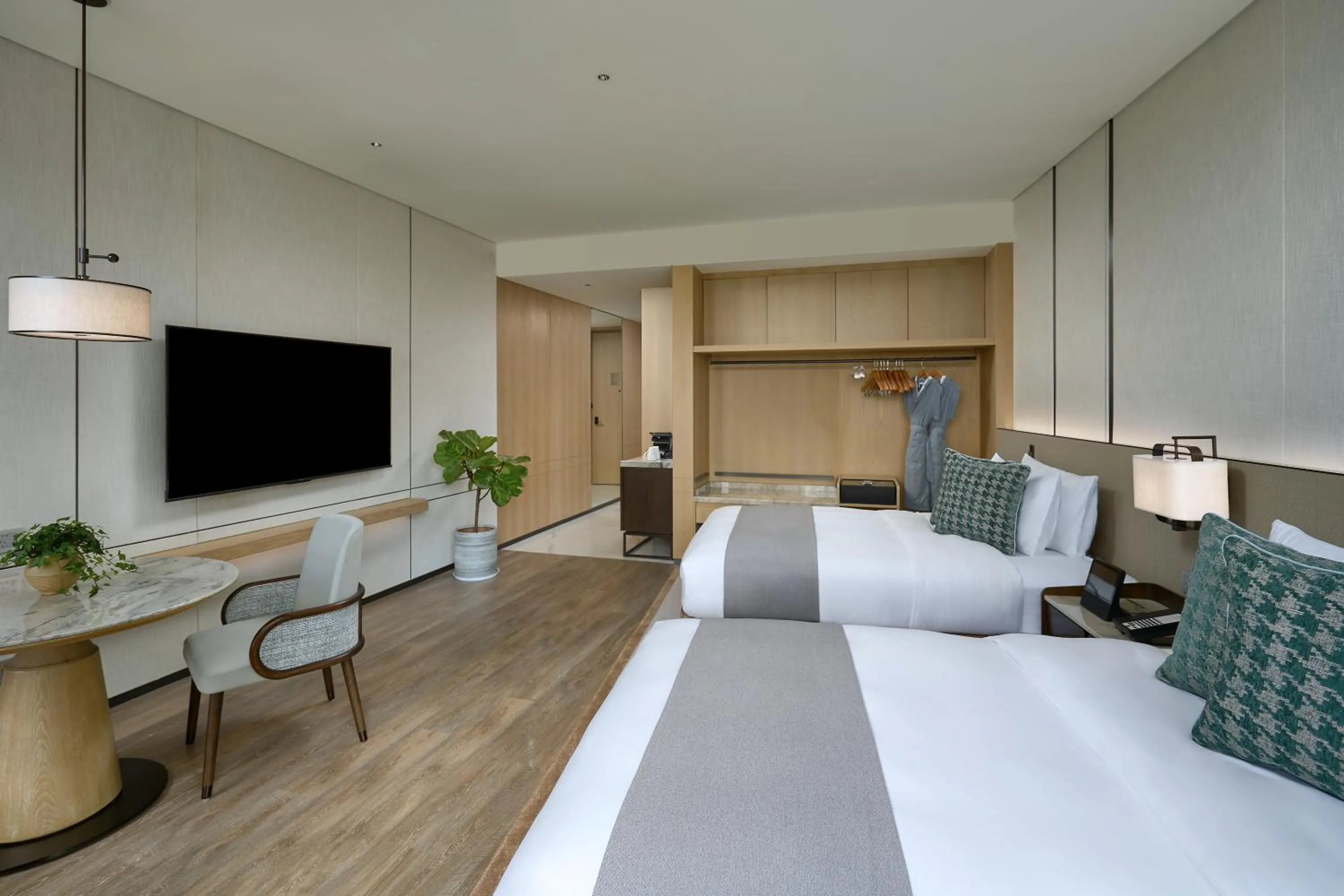 Bedroom, Bed in Grand Ocean View Hotel Zhuhai