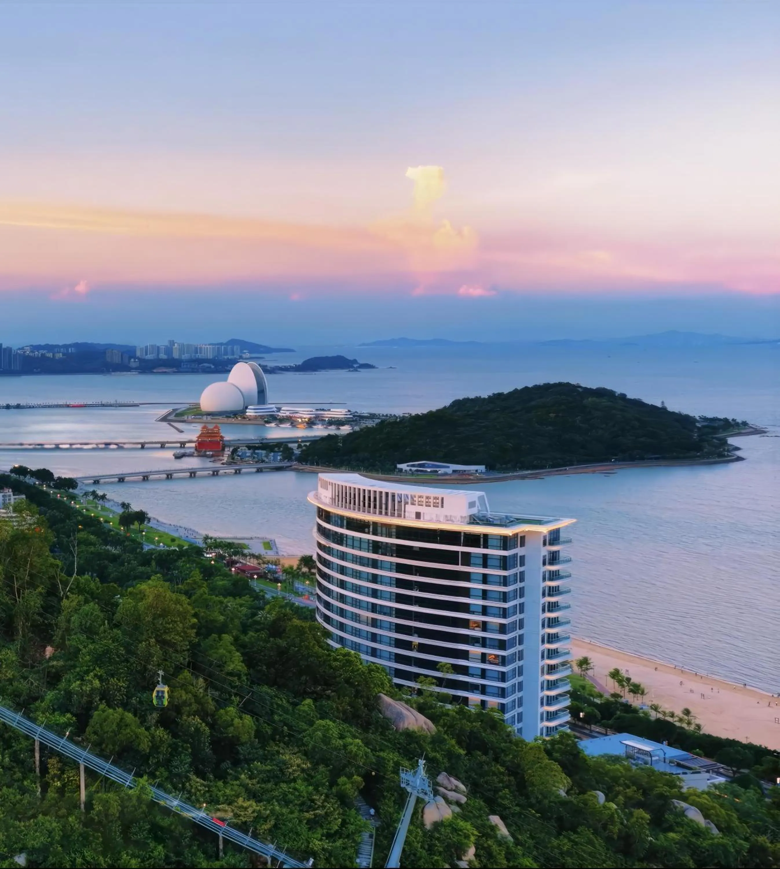 Property building in Grand Ocean View Hotel Zhuhai