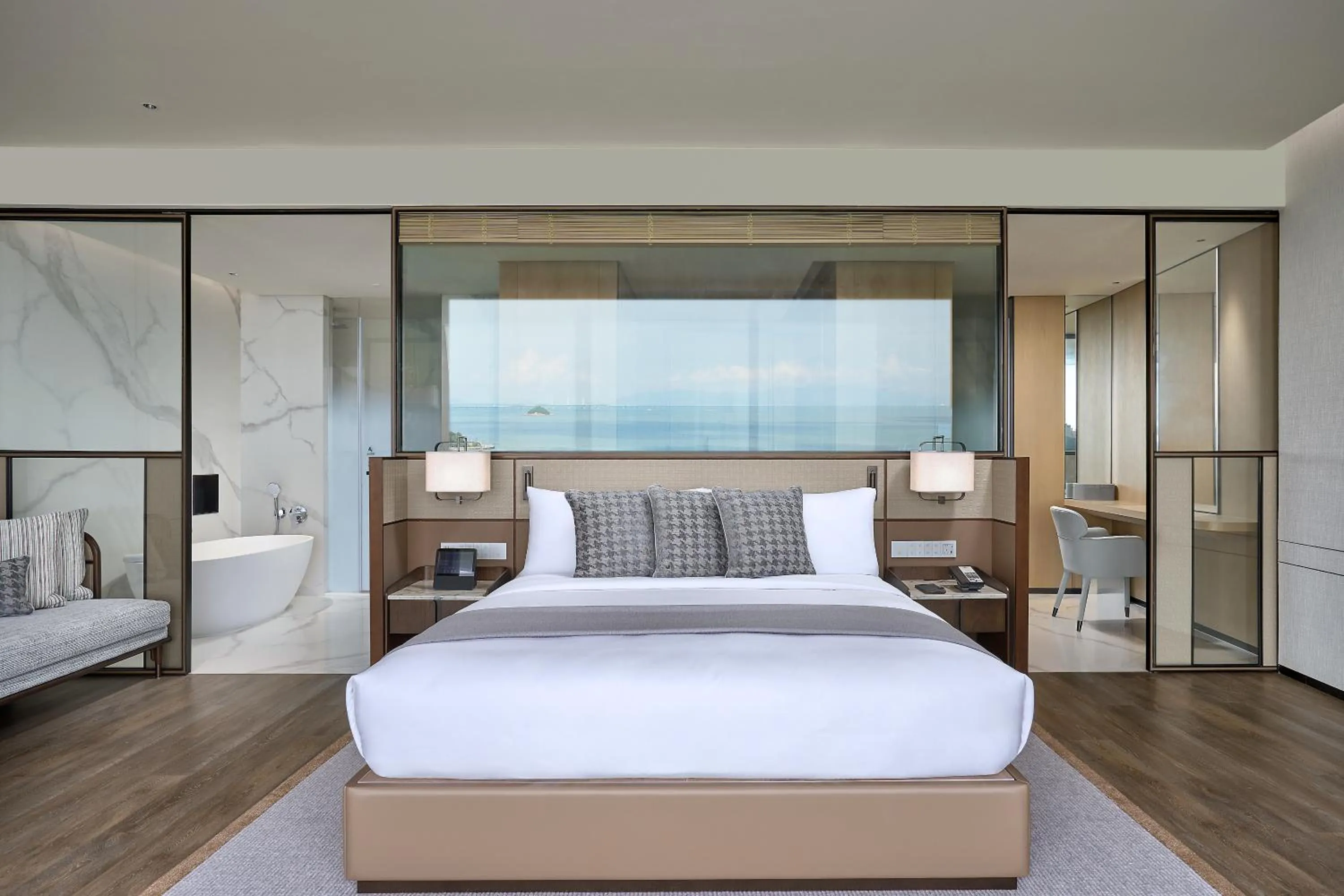 Bed in Grand Ocean View Hotel Zhuhai