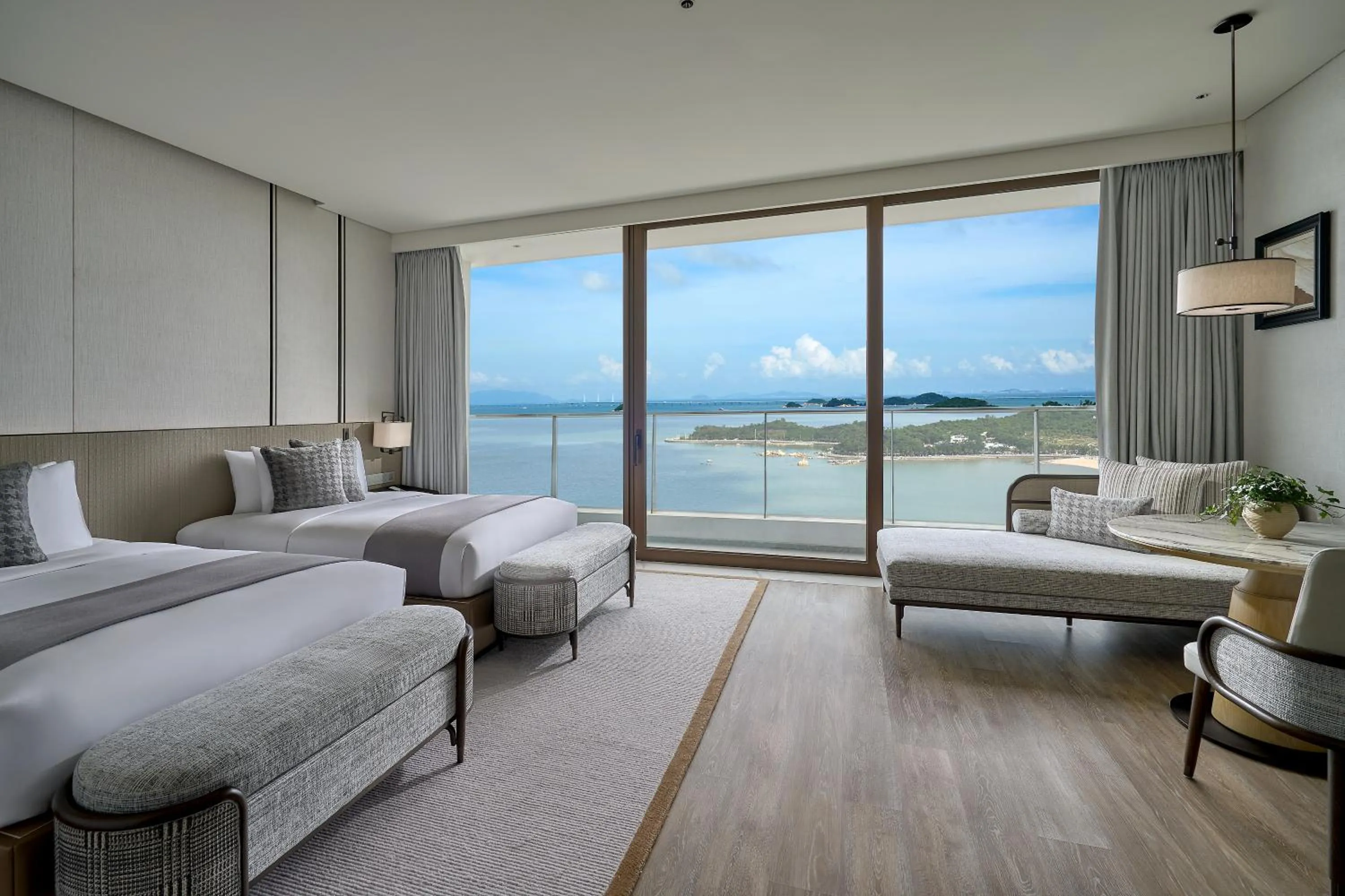 Photo of the whole room, Bed in Grand Ocean View Hotel Zhuhai