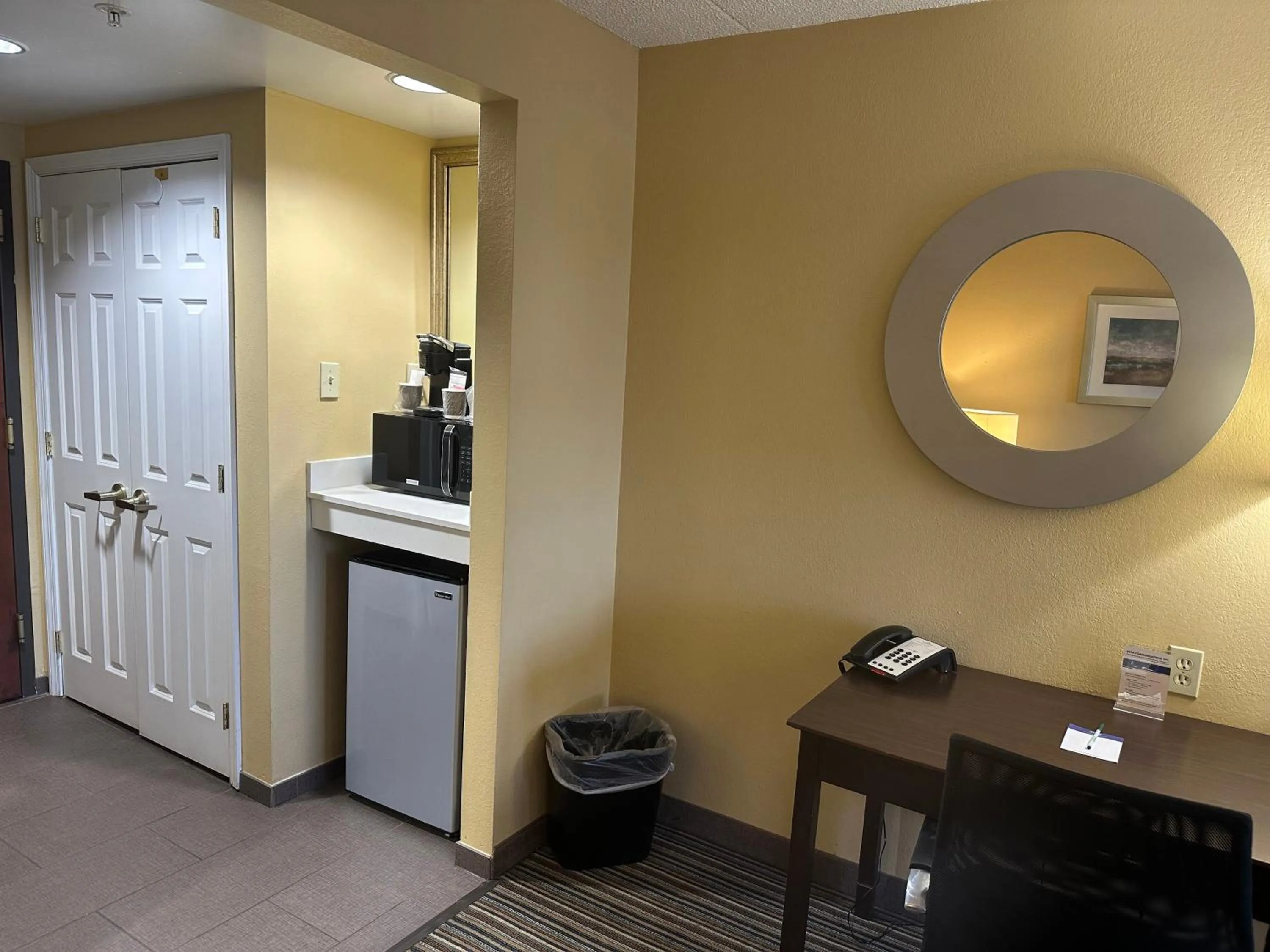 Living room in Wingate by Wyndham Harrisburg Near Hershey