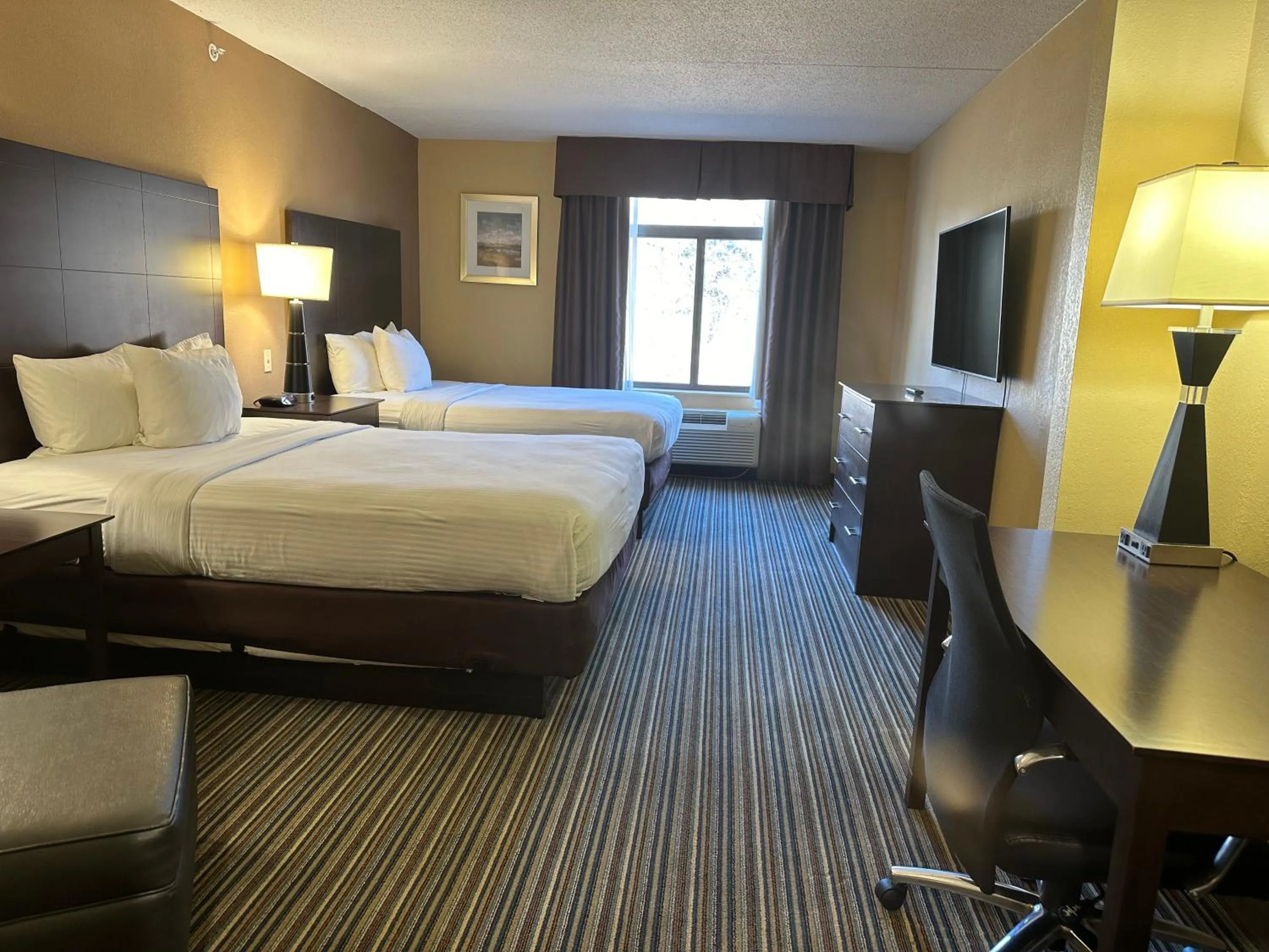 Bed in Wingate by Wyndham Harrisburg Near Hershey