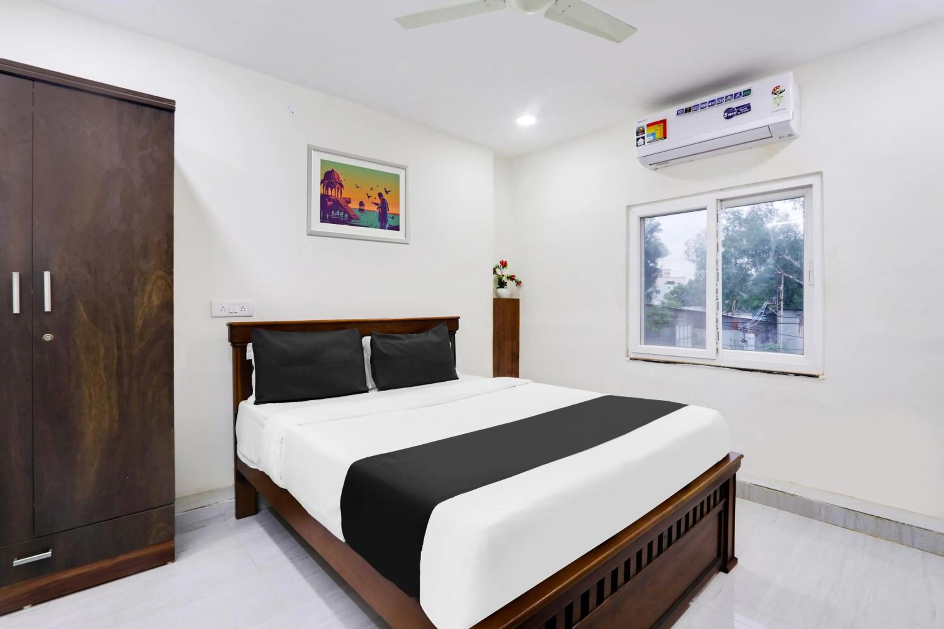 Bedroom in Hotel O Honey Rooms