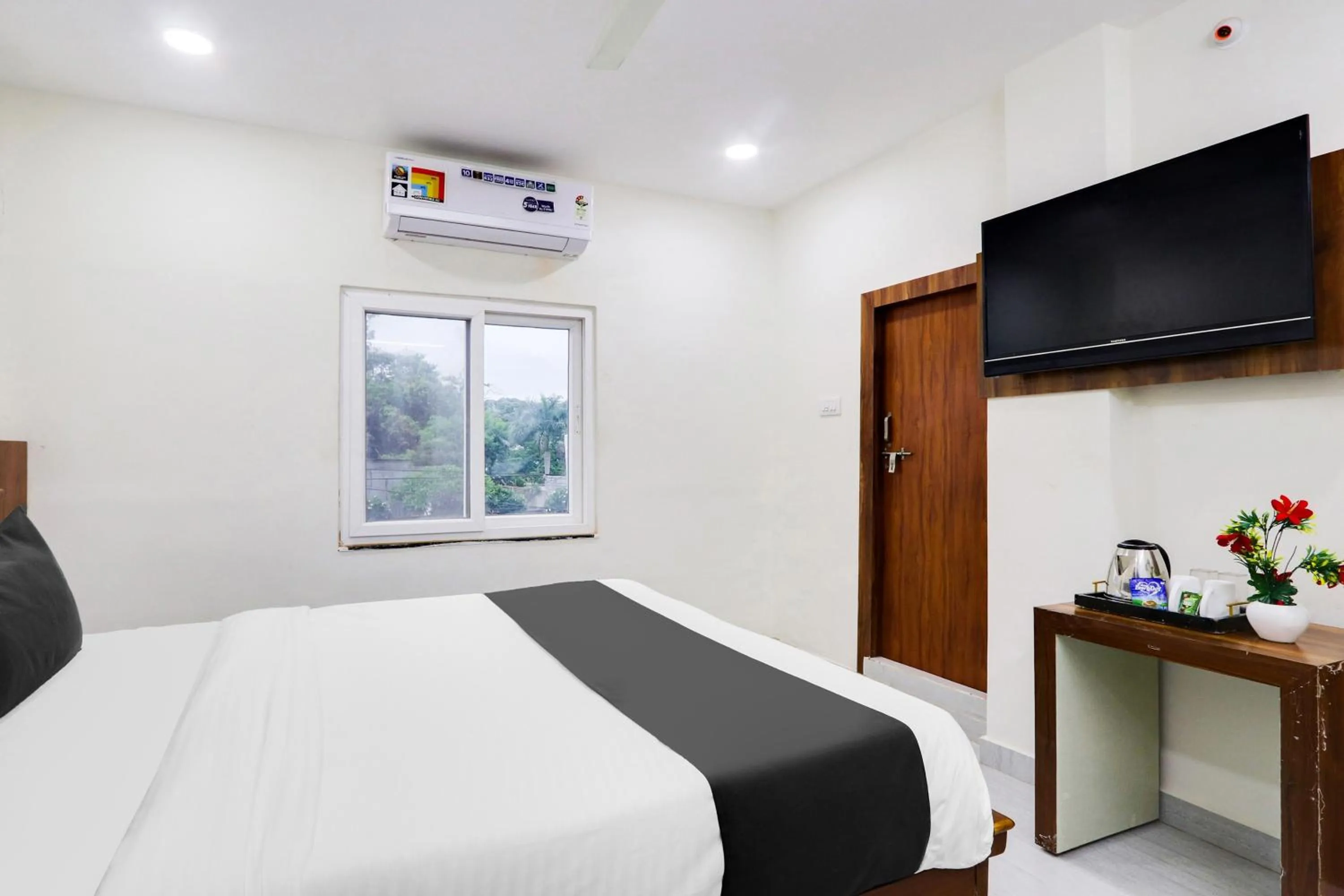 Bedroom, Bed in Hotel O Honey Rooms