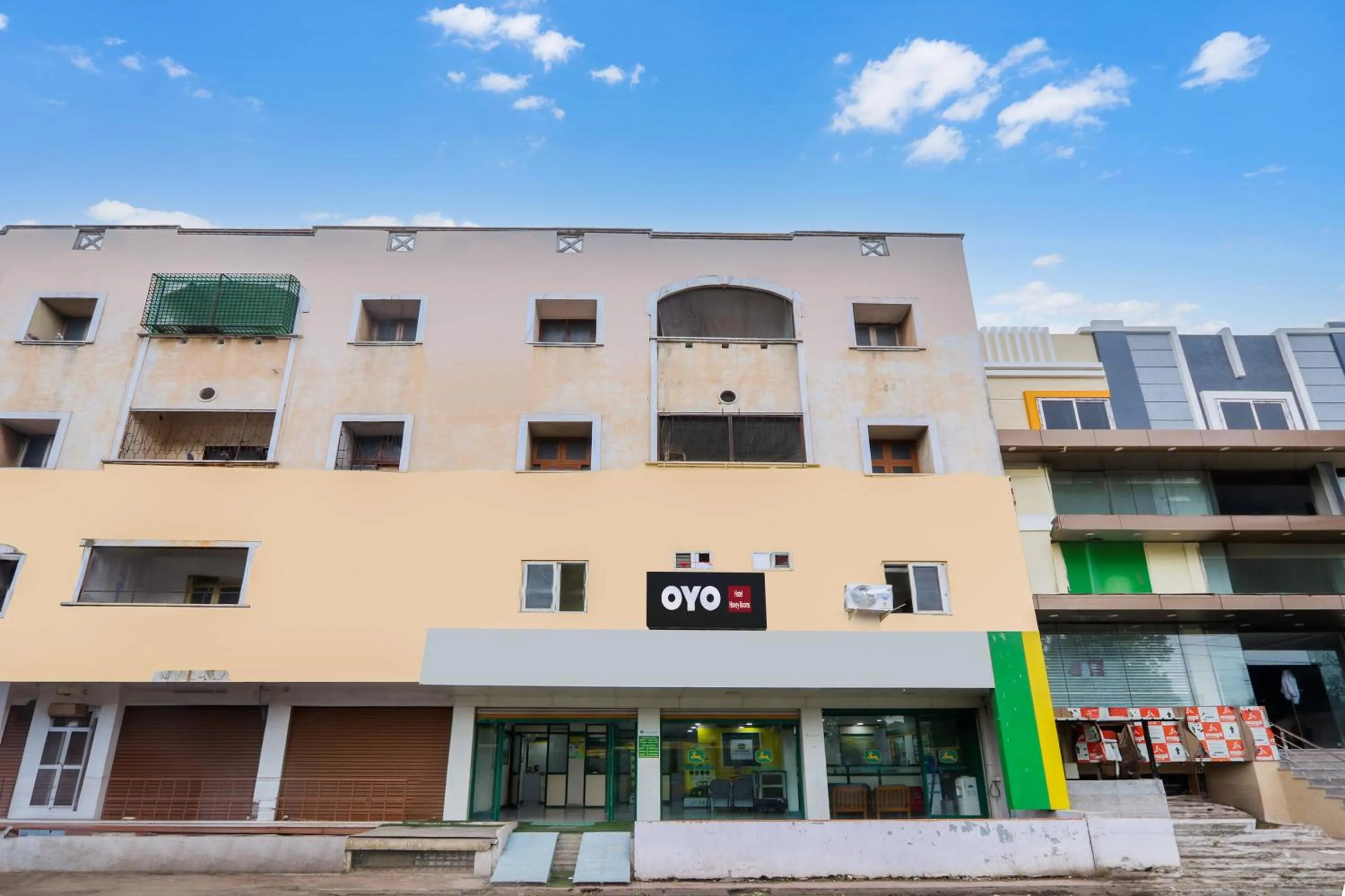 Facade/entrance in Hotel O Honey Rooms