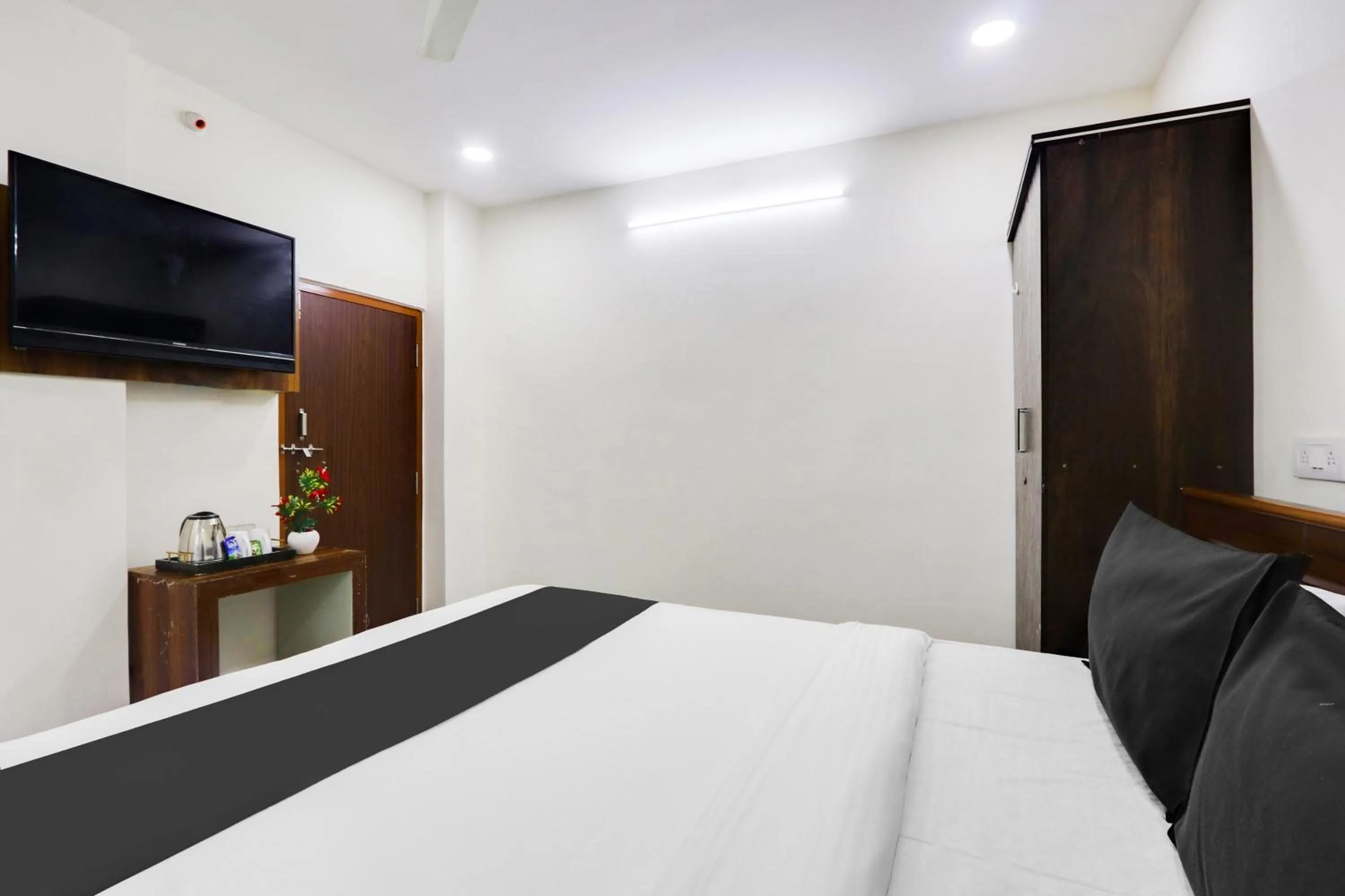 Bedroom, Bed in Hotel O Honey Rooms