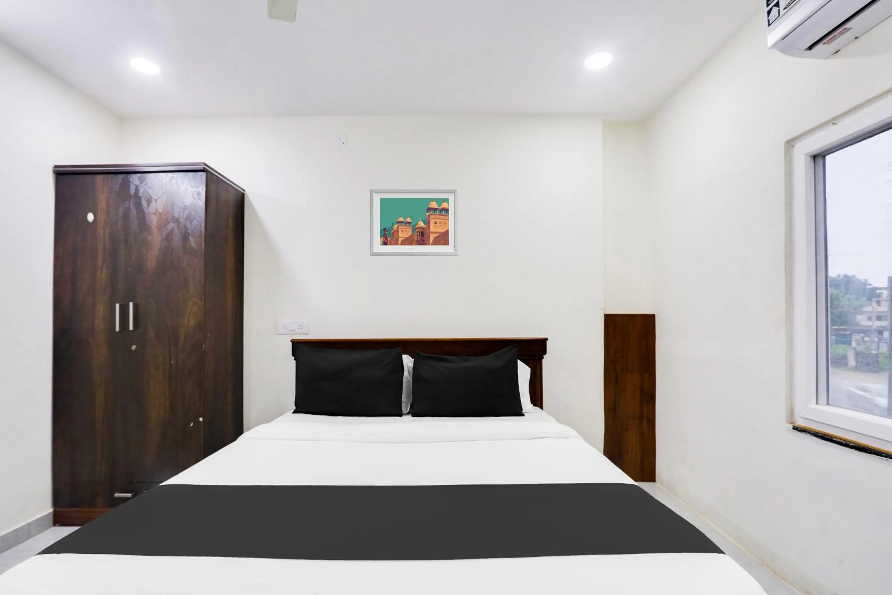 Bedroom, Bed in Hotel O Honey Rooms