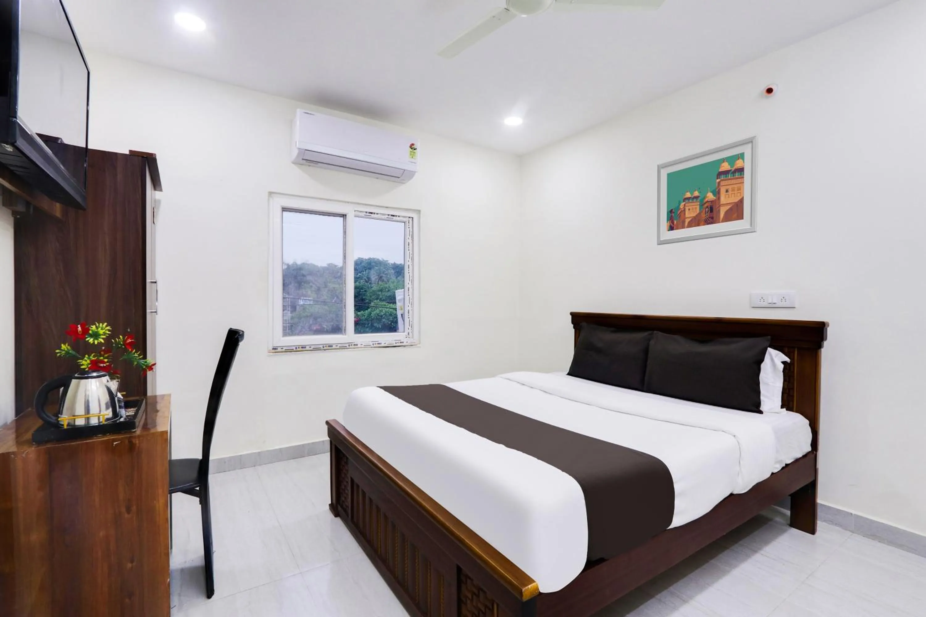 Bedroom, Bed in Hotel O Honey Rooms