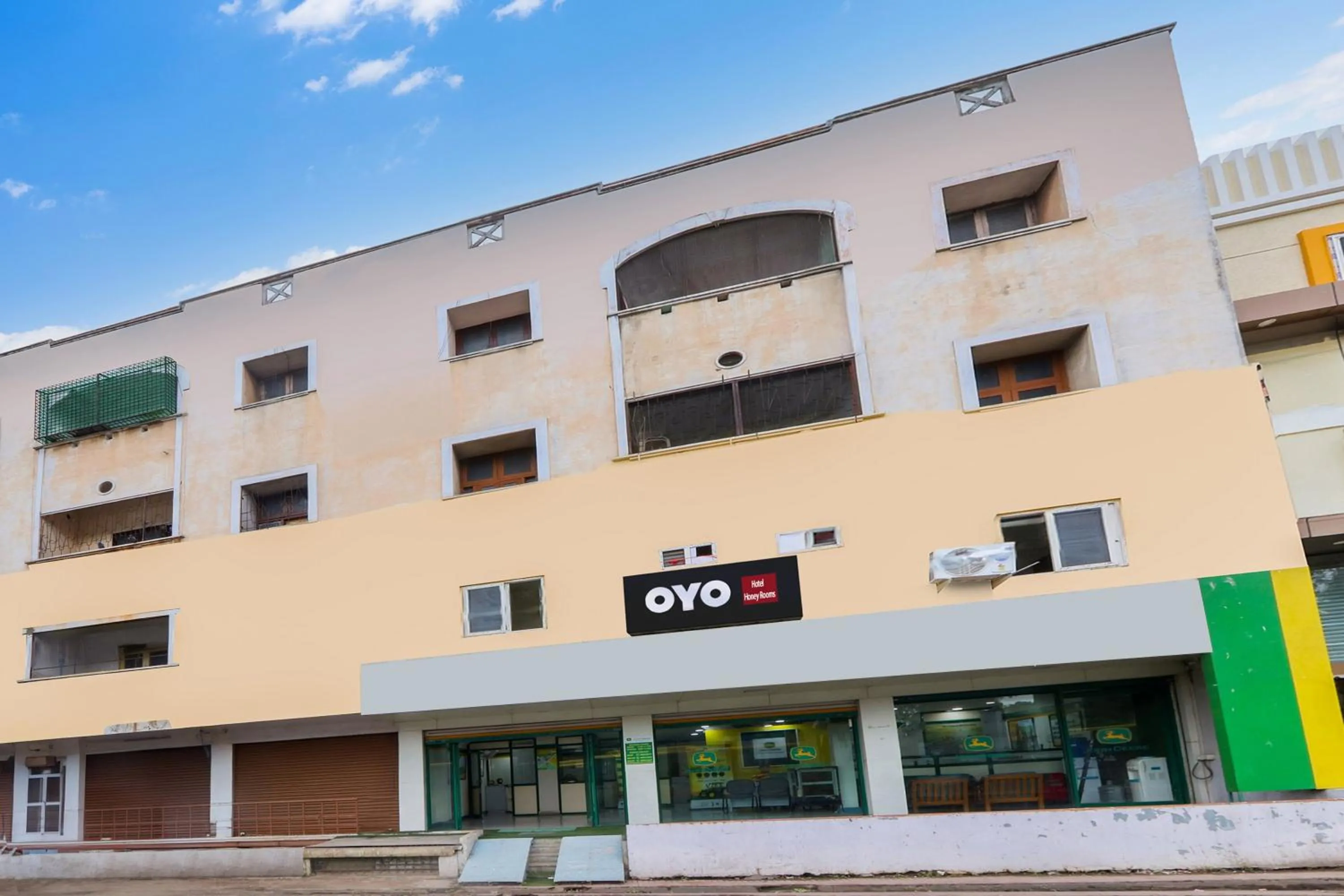 Facade/entrance in Hotel O Honey Rooms