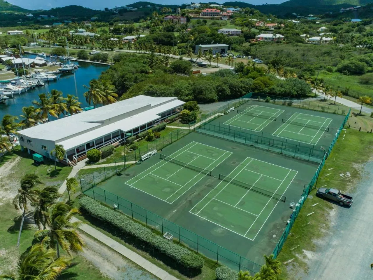 Tennis court in Tamarind Reef Resort Spa & Marina