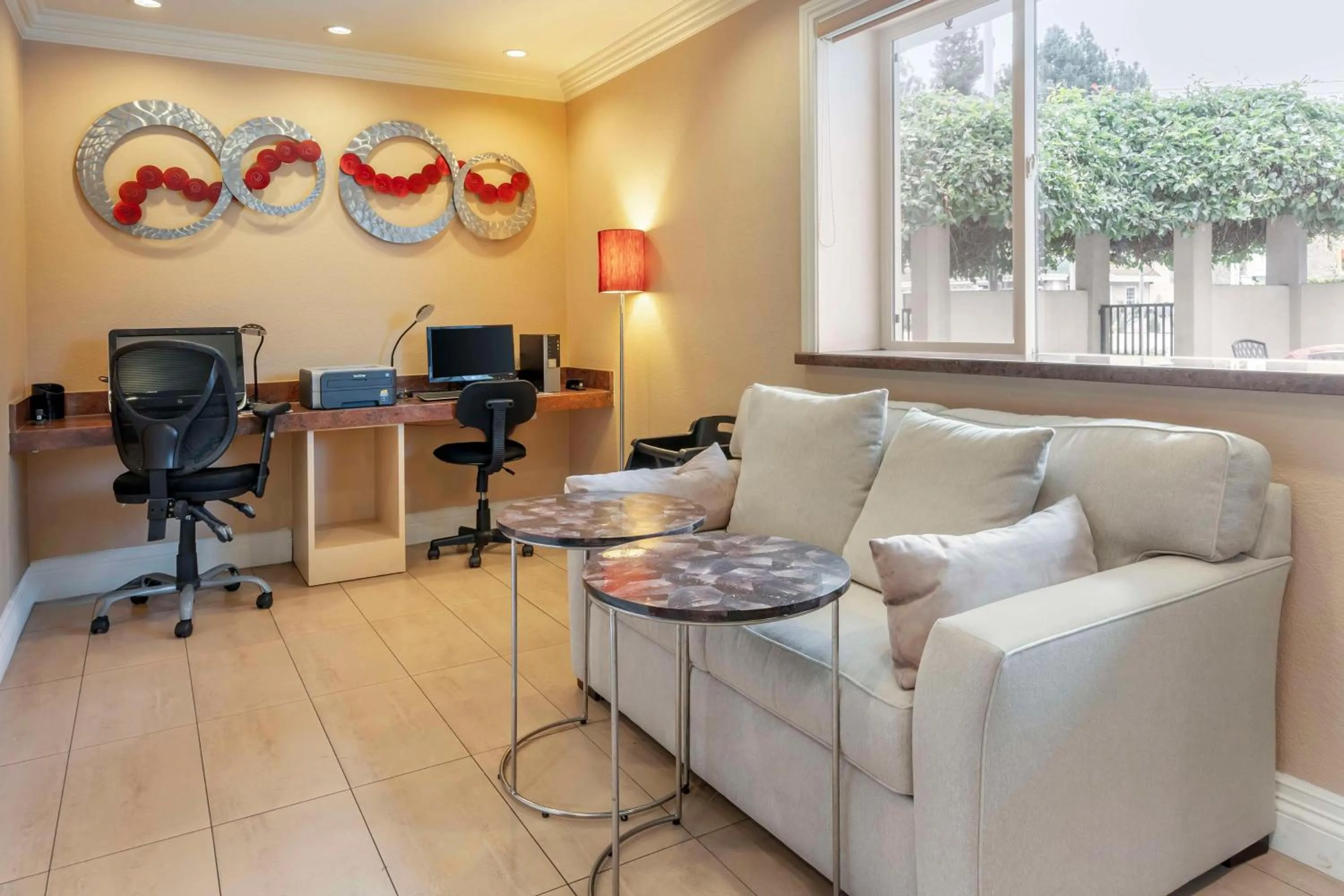 Business facilities in Best Western Plus Airport Plaza