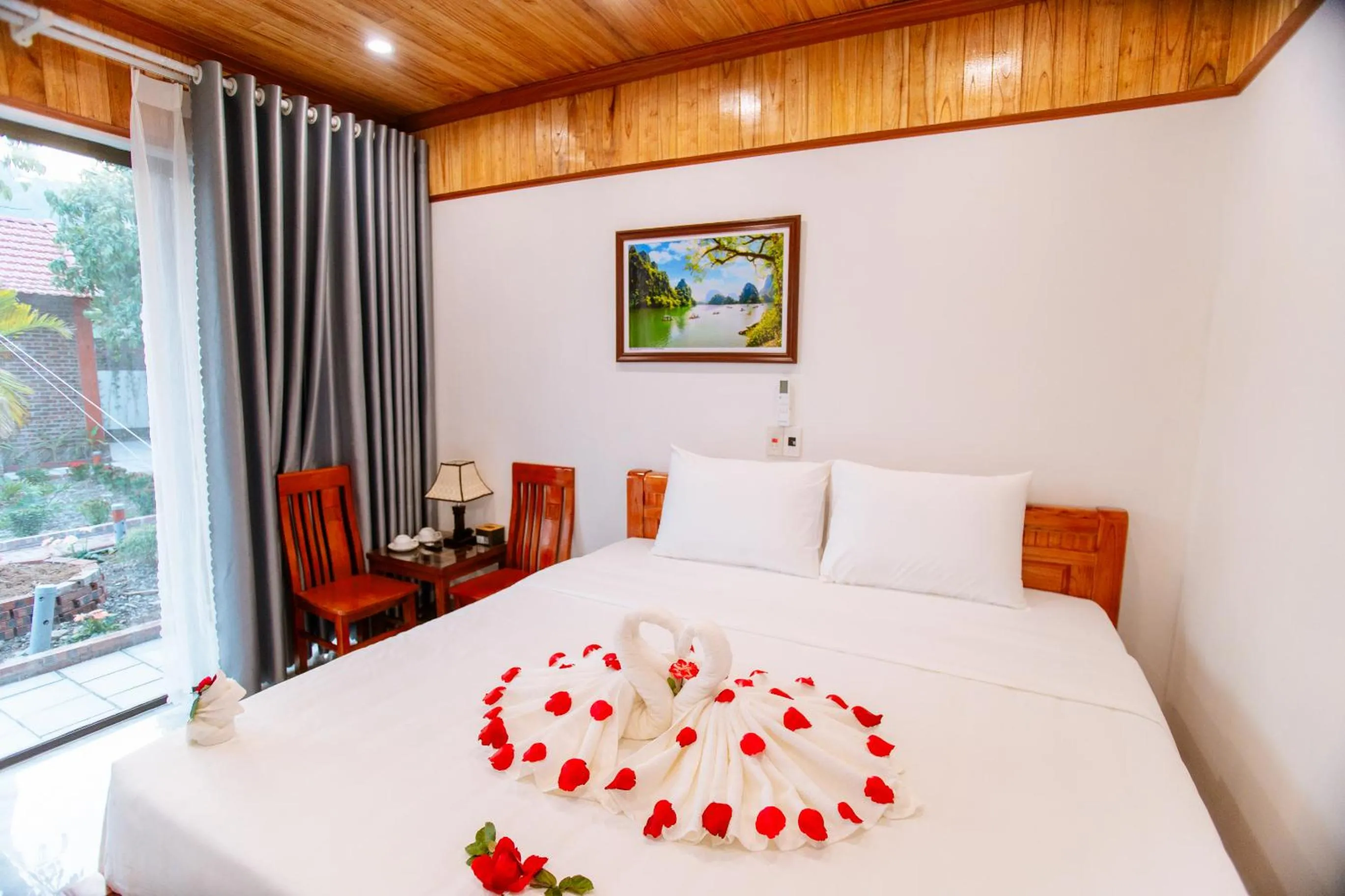 Bedroom, Bed in Tam Coc Minh Quan Bungalow & Homestay