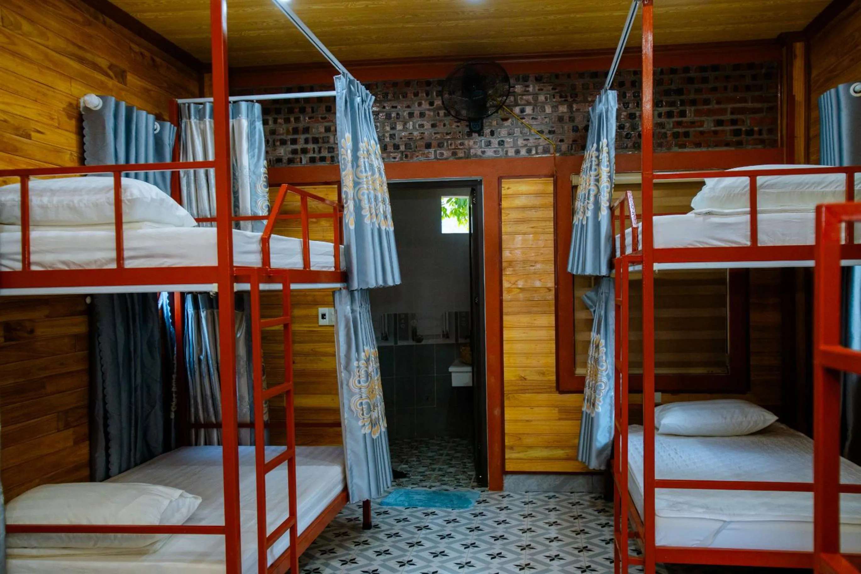 Photo of the whole room, Bed in Tam Coc Minh Quan Bungalow & Homestay