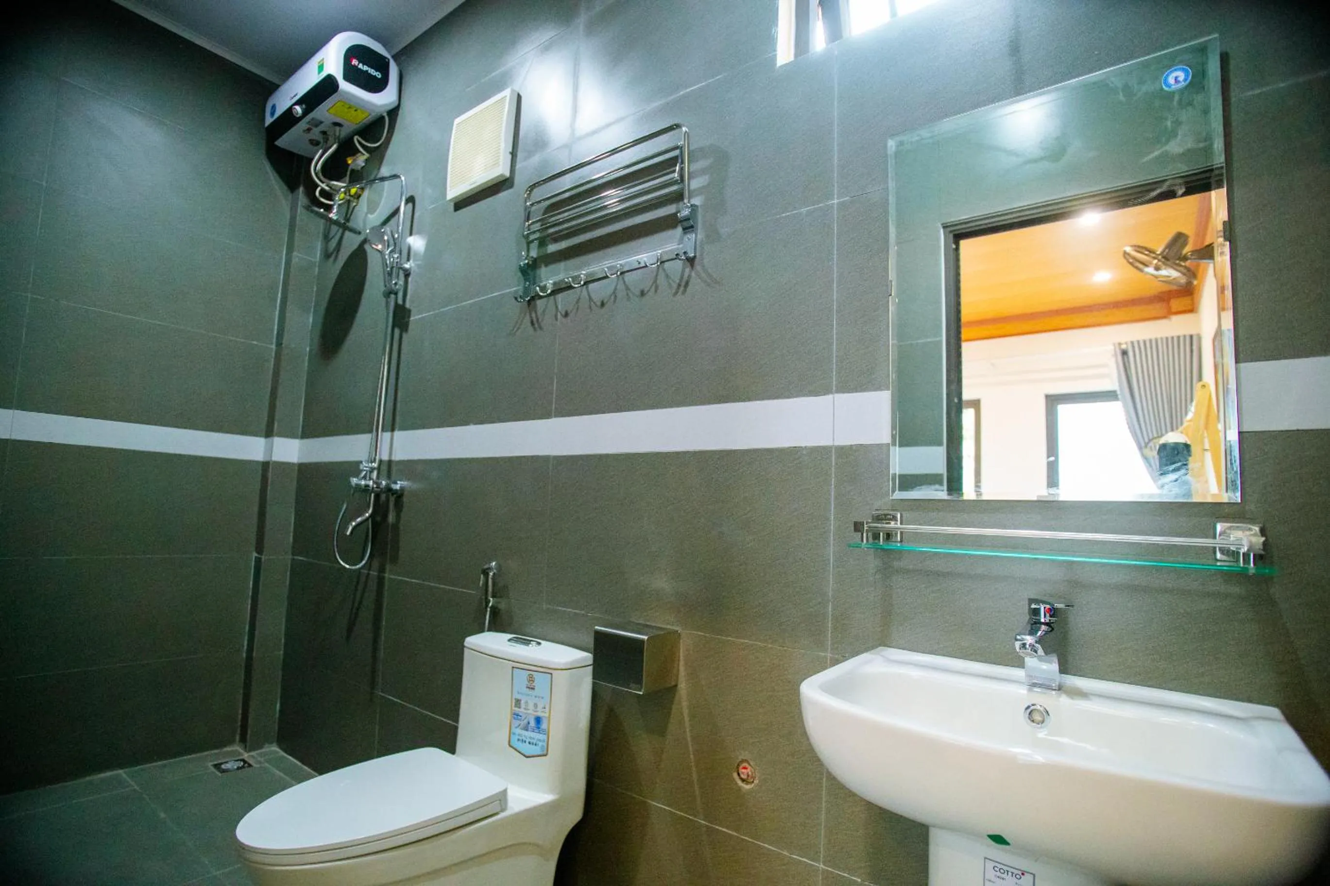 Shower in Tam Coc Minh Quan Bungalow & Homestay