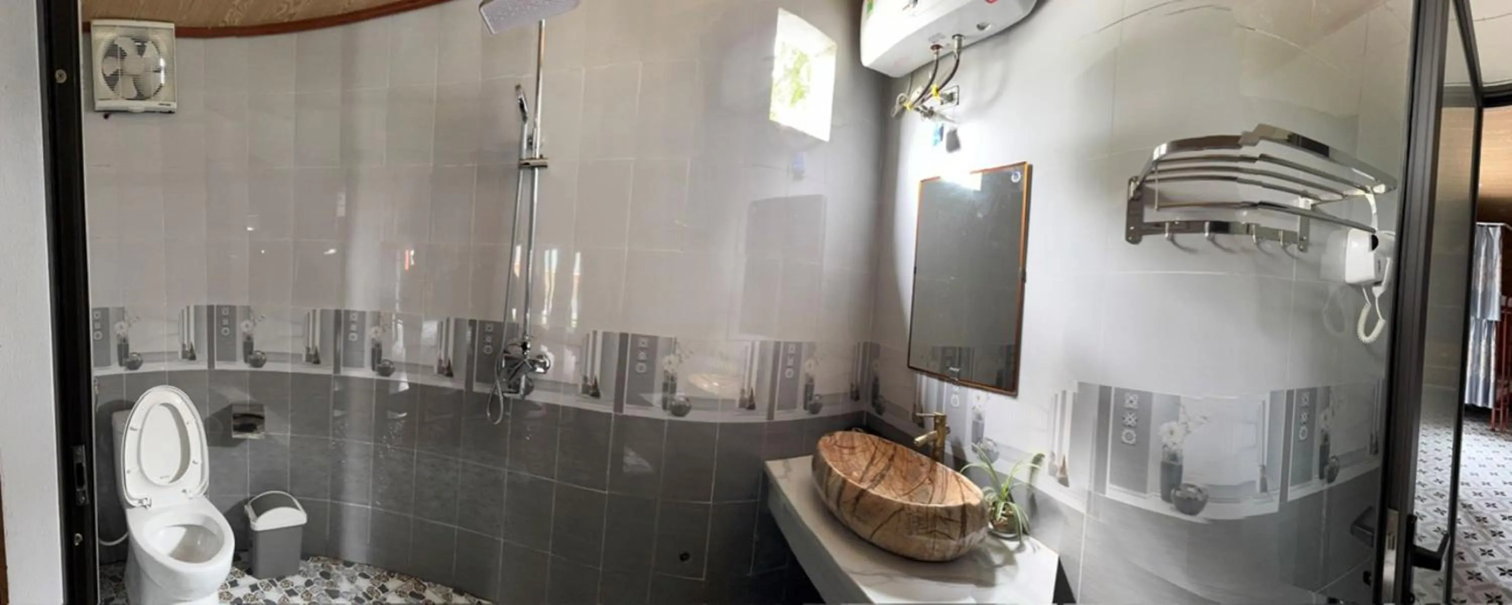 Shower in Tam Coc Minh Quan Bungalow & Homestay