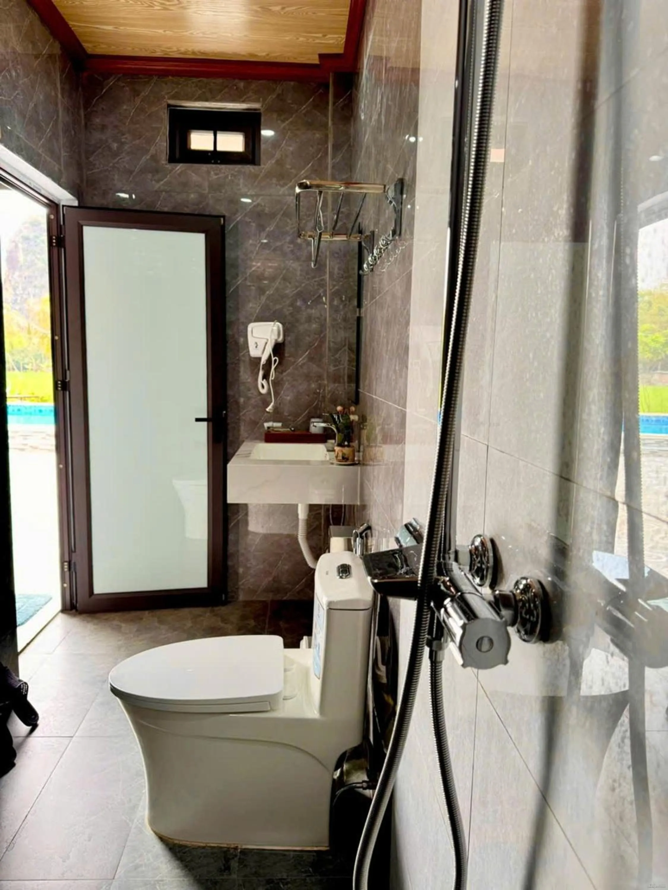 Bathroom in Tam Coc Minh Quan Bungalow & Homestay
