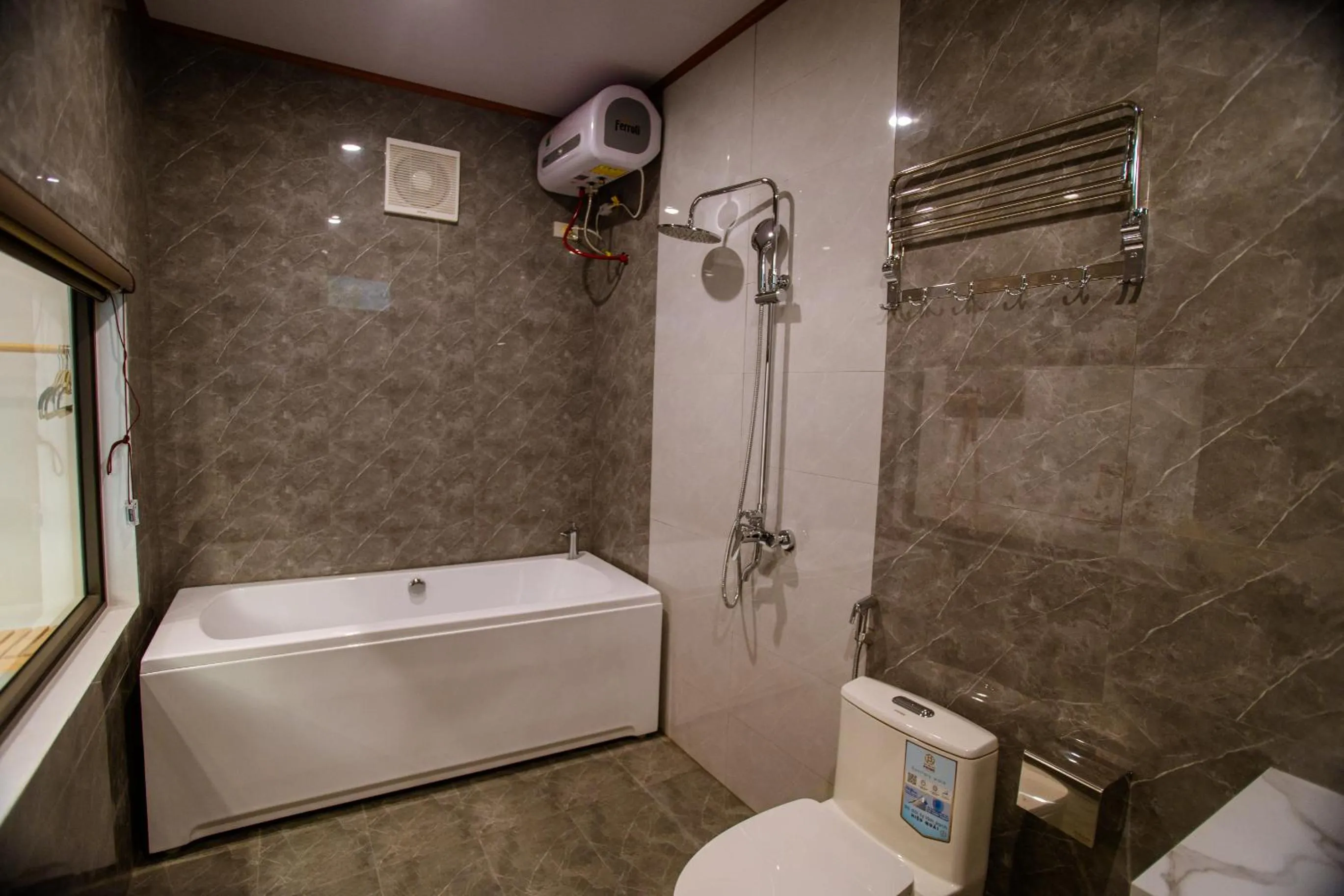 Bathroom in Tam Coc Minh Quan Bungalow & Homestay