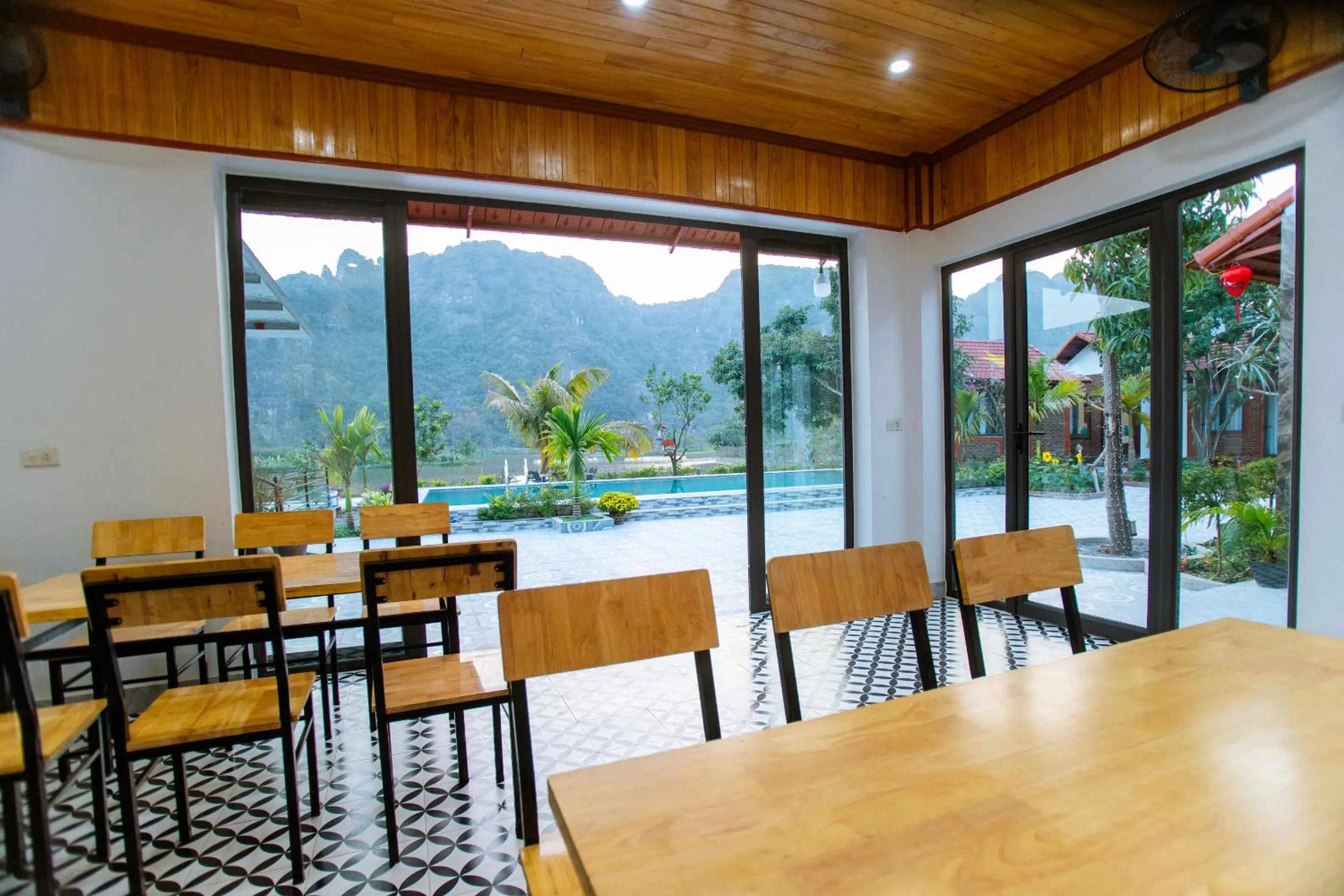 Restaurant/places to eat in Tam Coc Minh Quan Bungalow & Homestay