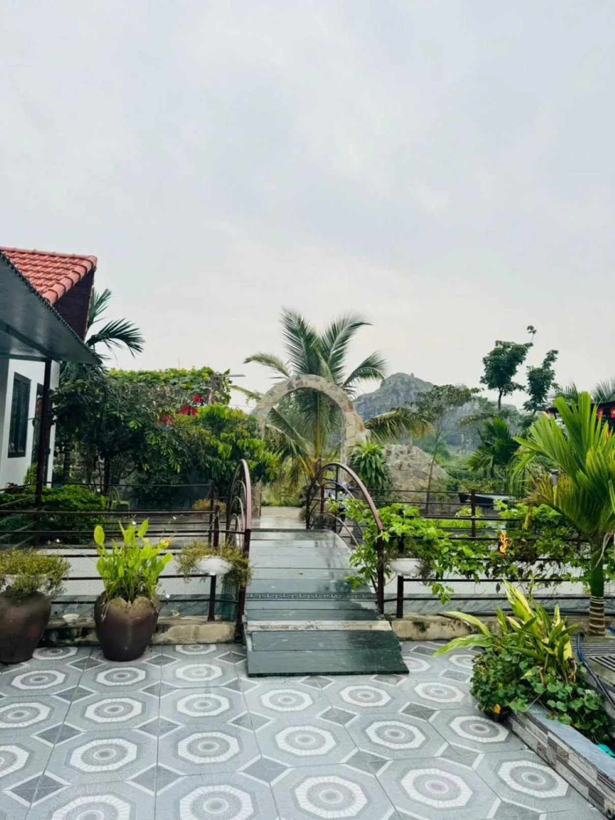 Inner courtyard view in Tam Coc Minh Quan Bungalow & Homestay