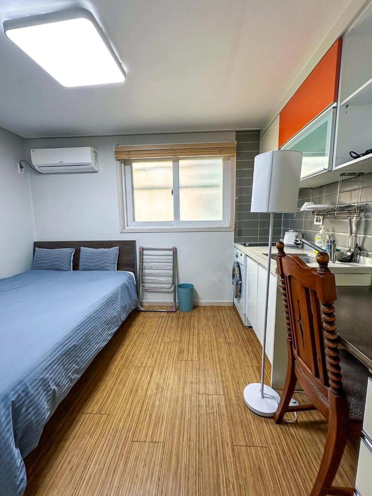 Bed in BB Hongdae Line