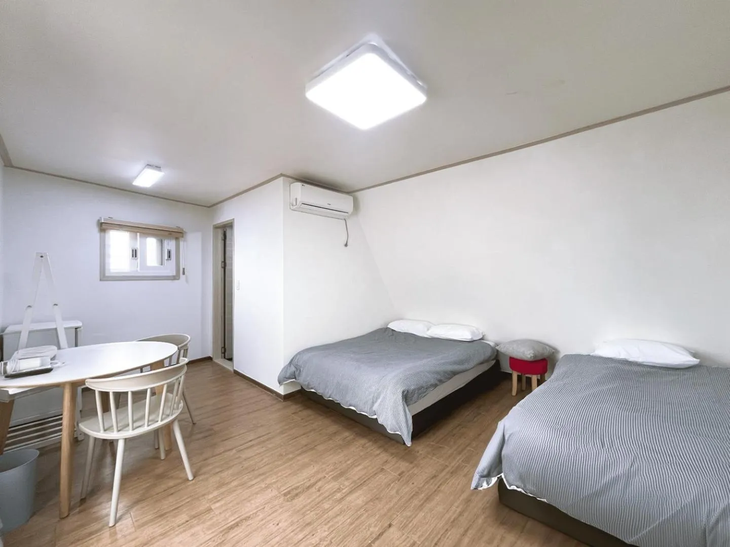 Bed in BB Hongdae Line