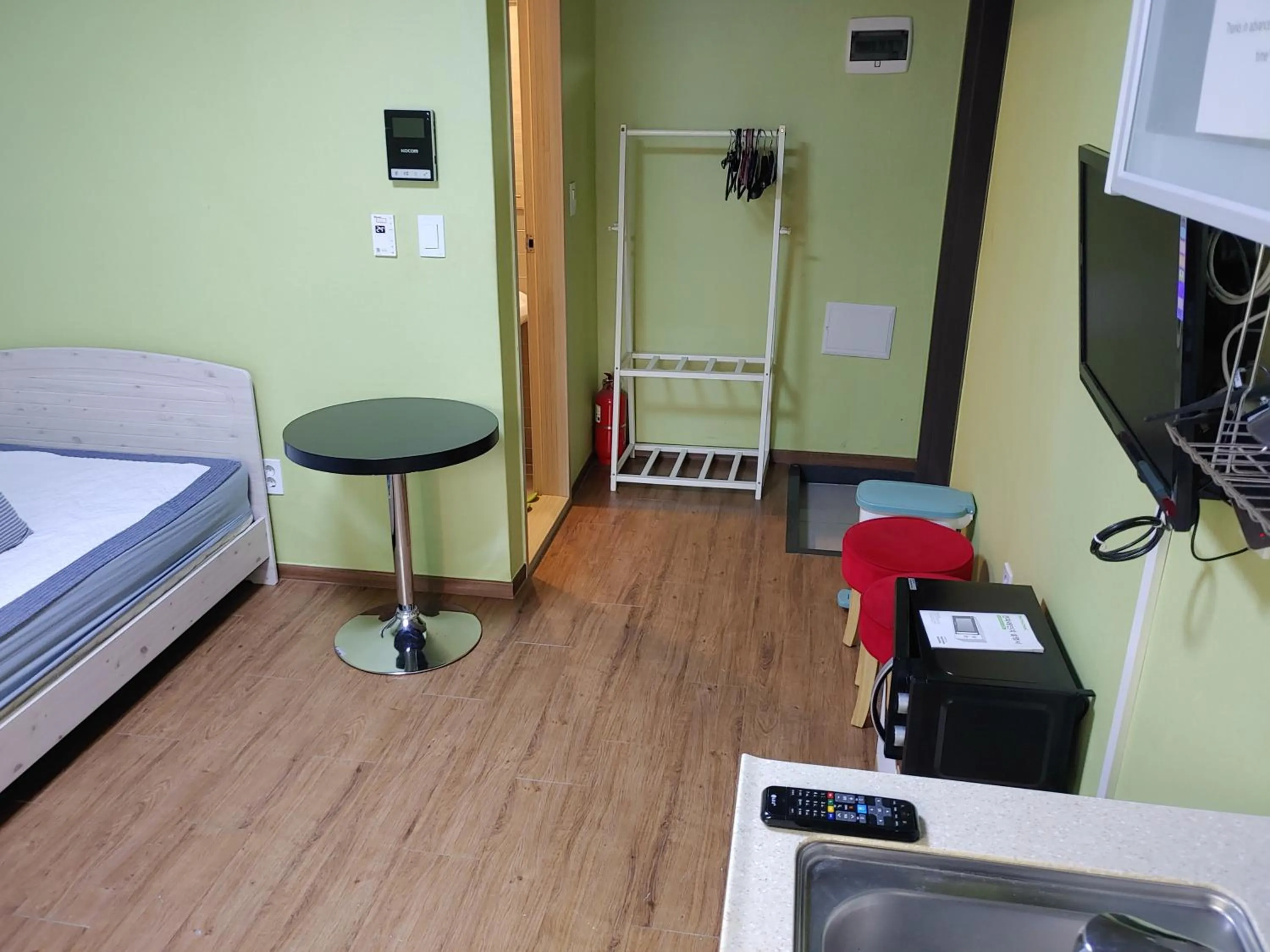 Bed in BB Hongdae Line