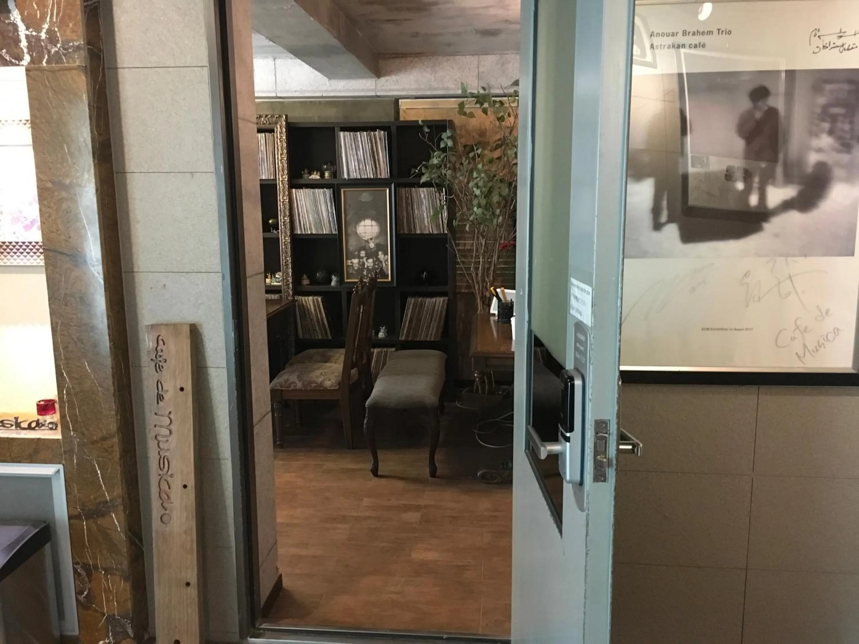 Lounge or bar in BB Hongdae Line