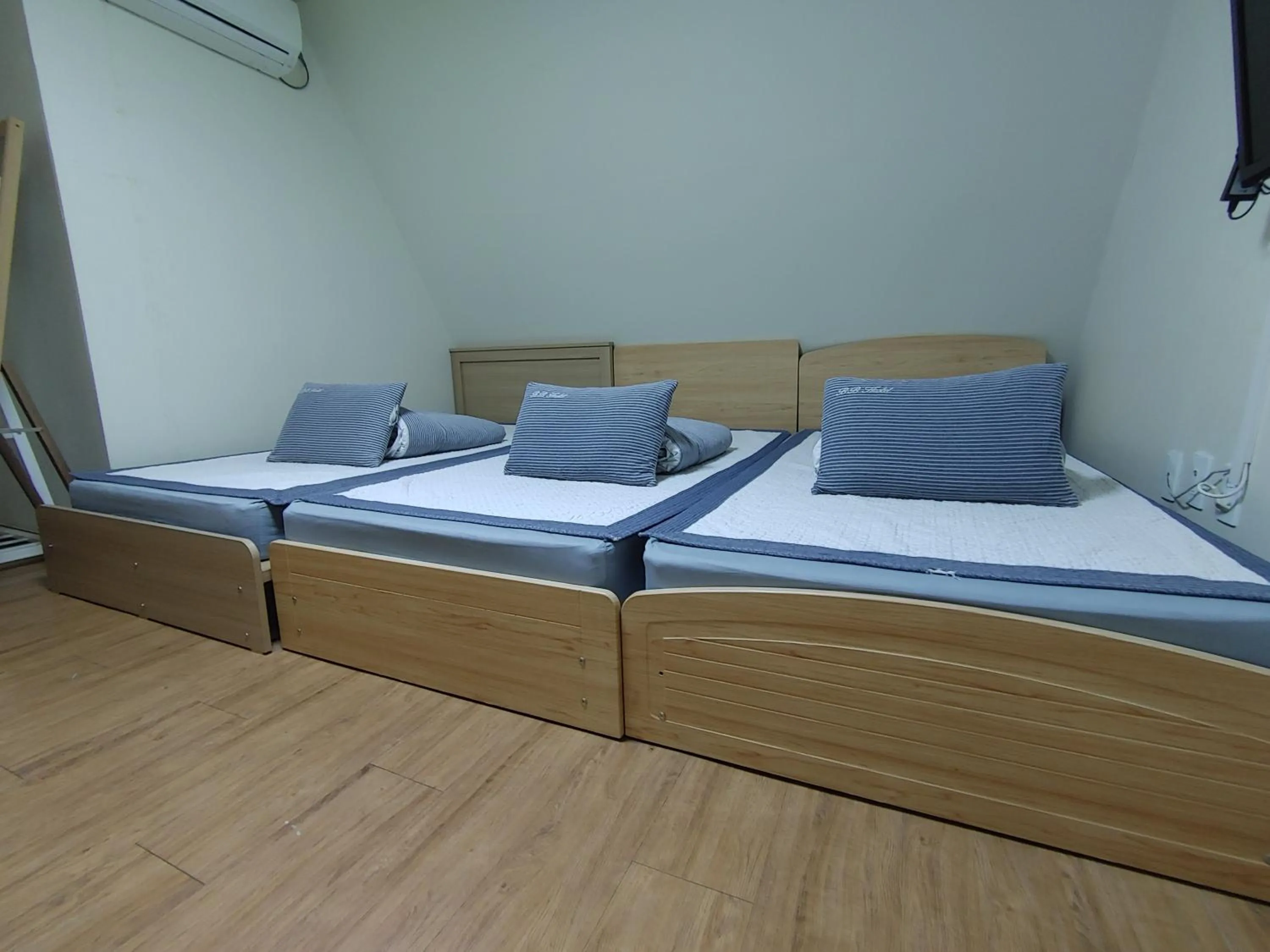 Bed in BB Hongdae Line