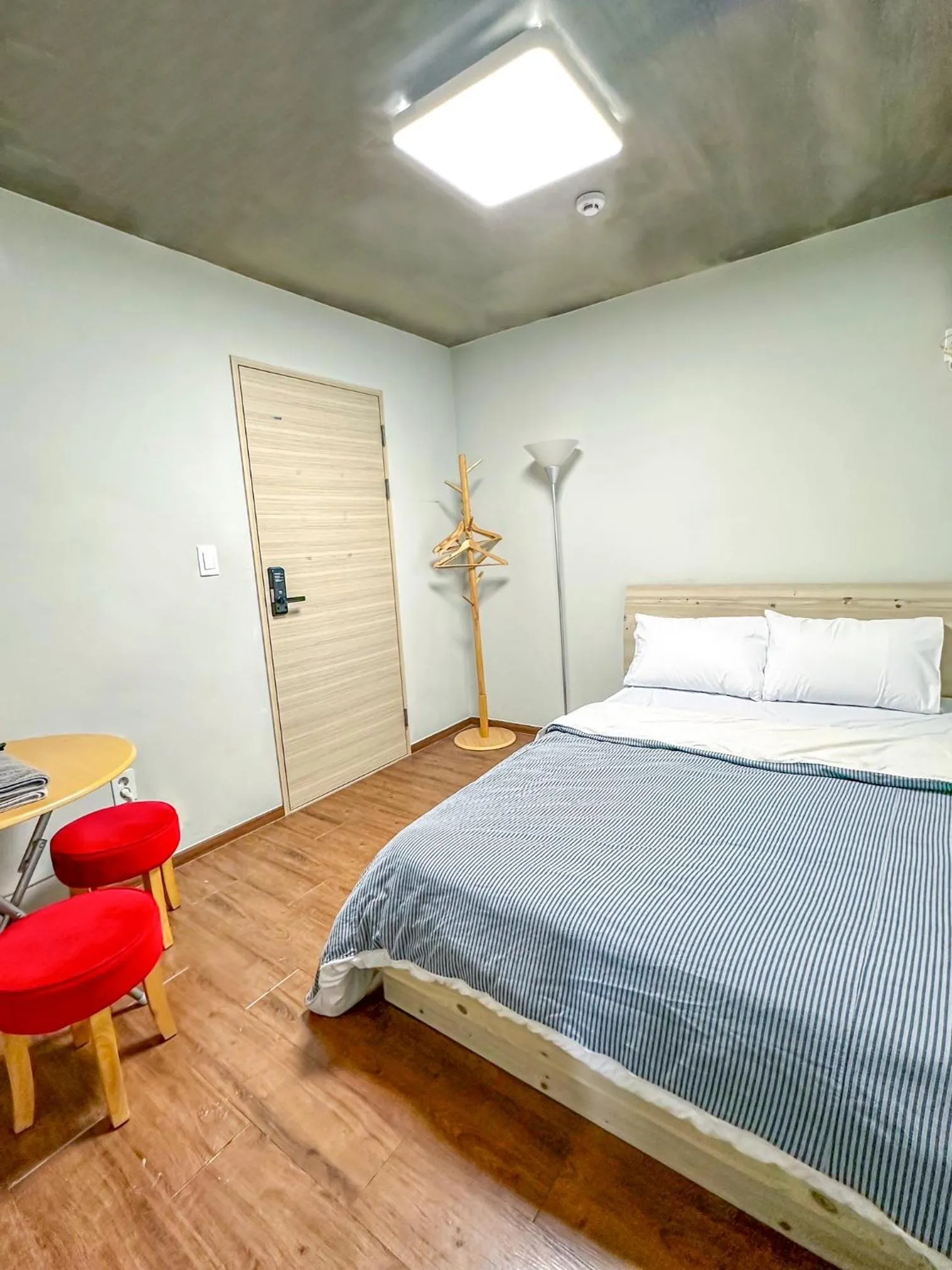 Bed in BB Hongdae Line