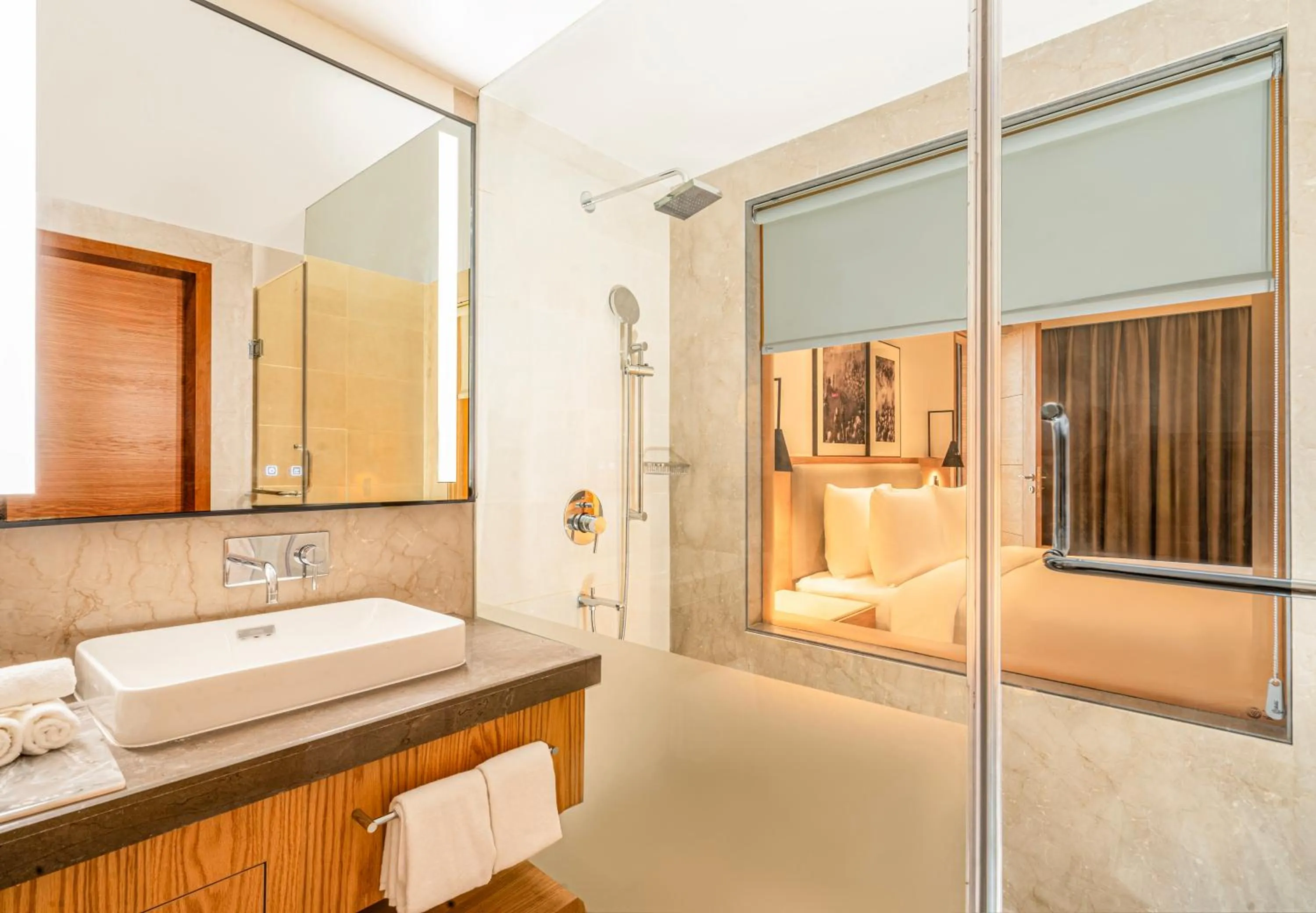 Shower in Radisson Hotel Vrindavan