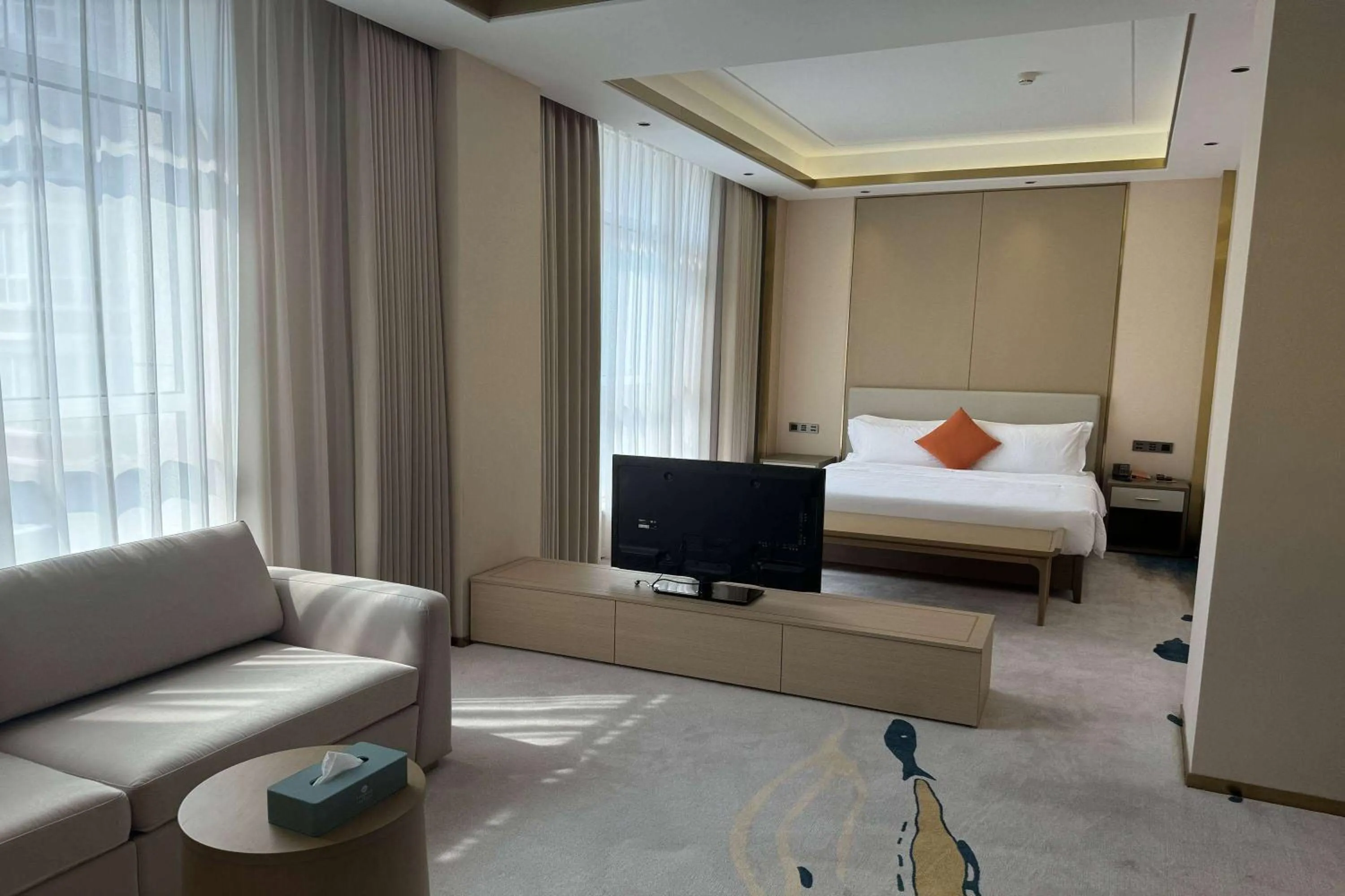 Photo of the whole room in Wyndham Garden Rizhao Donggang Resort