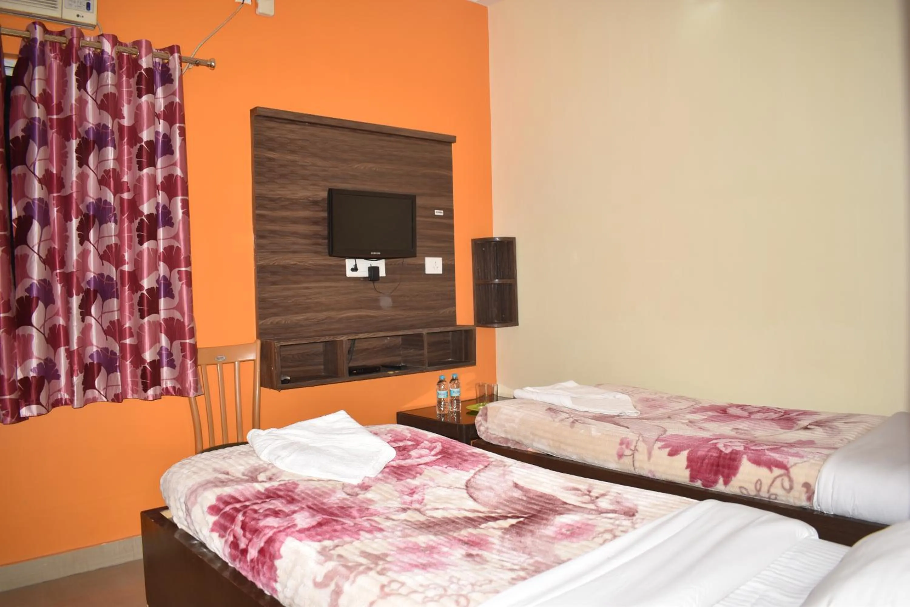 Bedroom, Bed in Sakura House