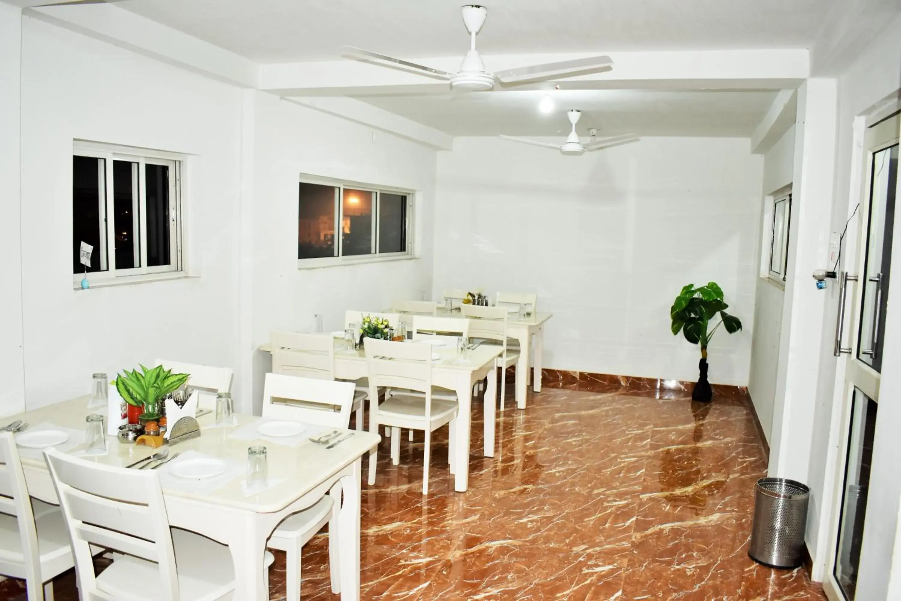 Restaurant/places to eat in Sakura House Restaurant/places to eat in Sakura House