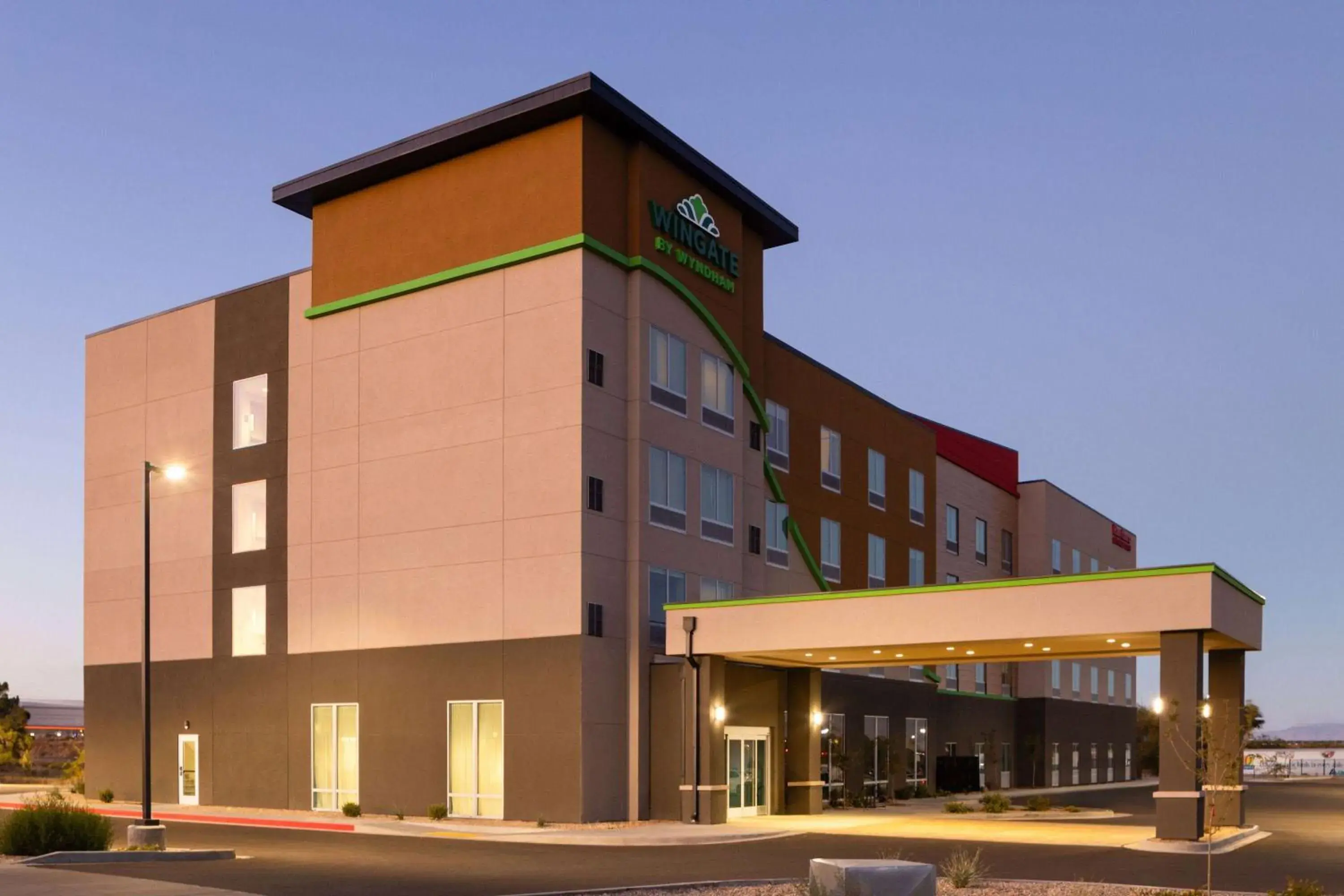 Property building in Wingate by Wyndham Kingman Property building in Wingate by Wyndham Kingman