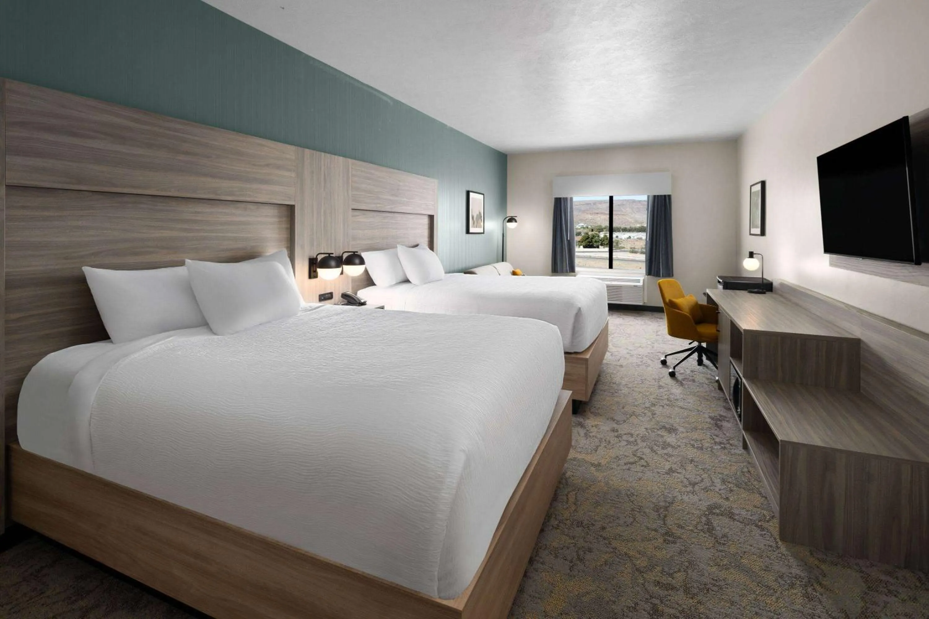 Photo of the whole room, Bed in Wingate by Wyndham Kingman