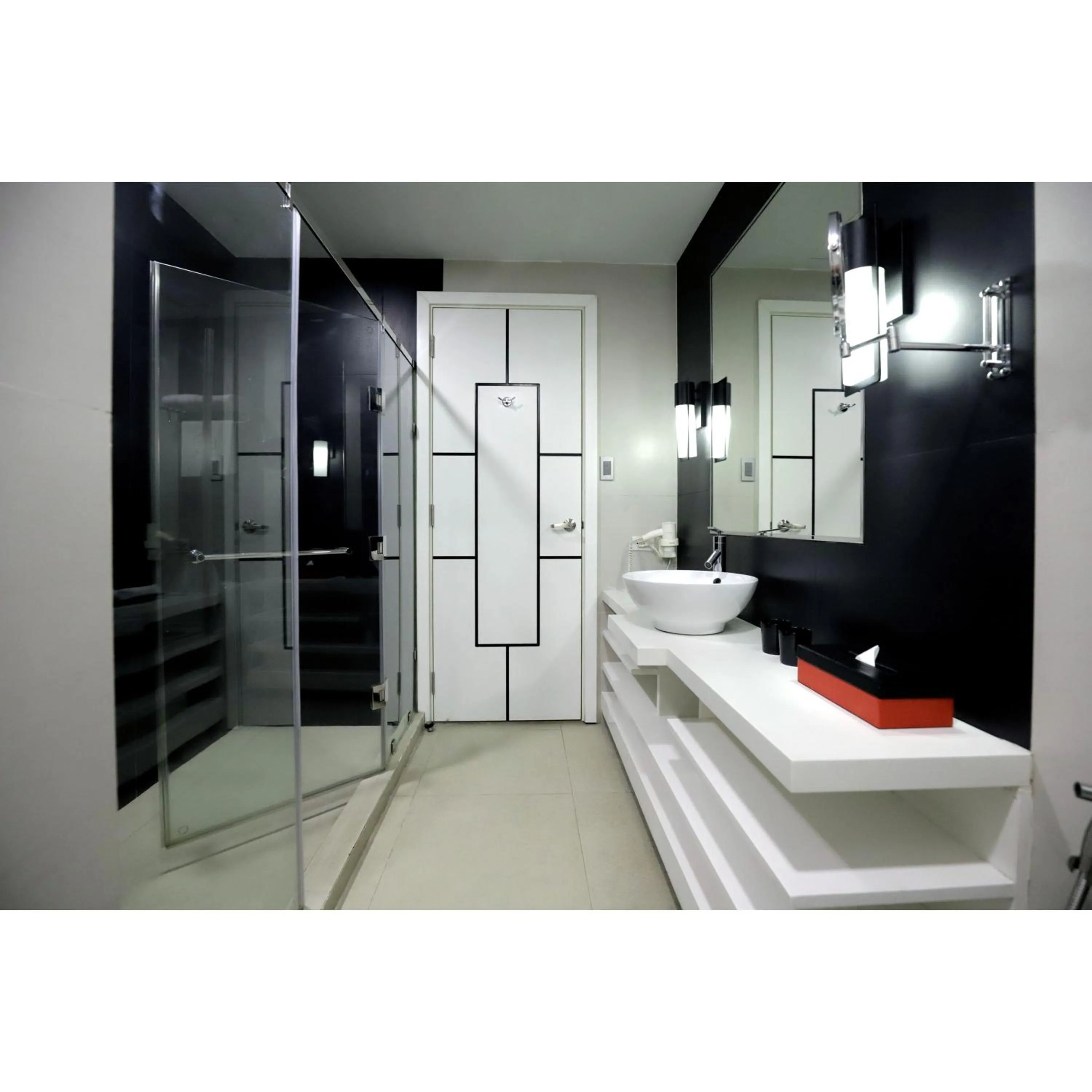 Bathroom in Summit Hotel Magnolia