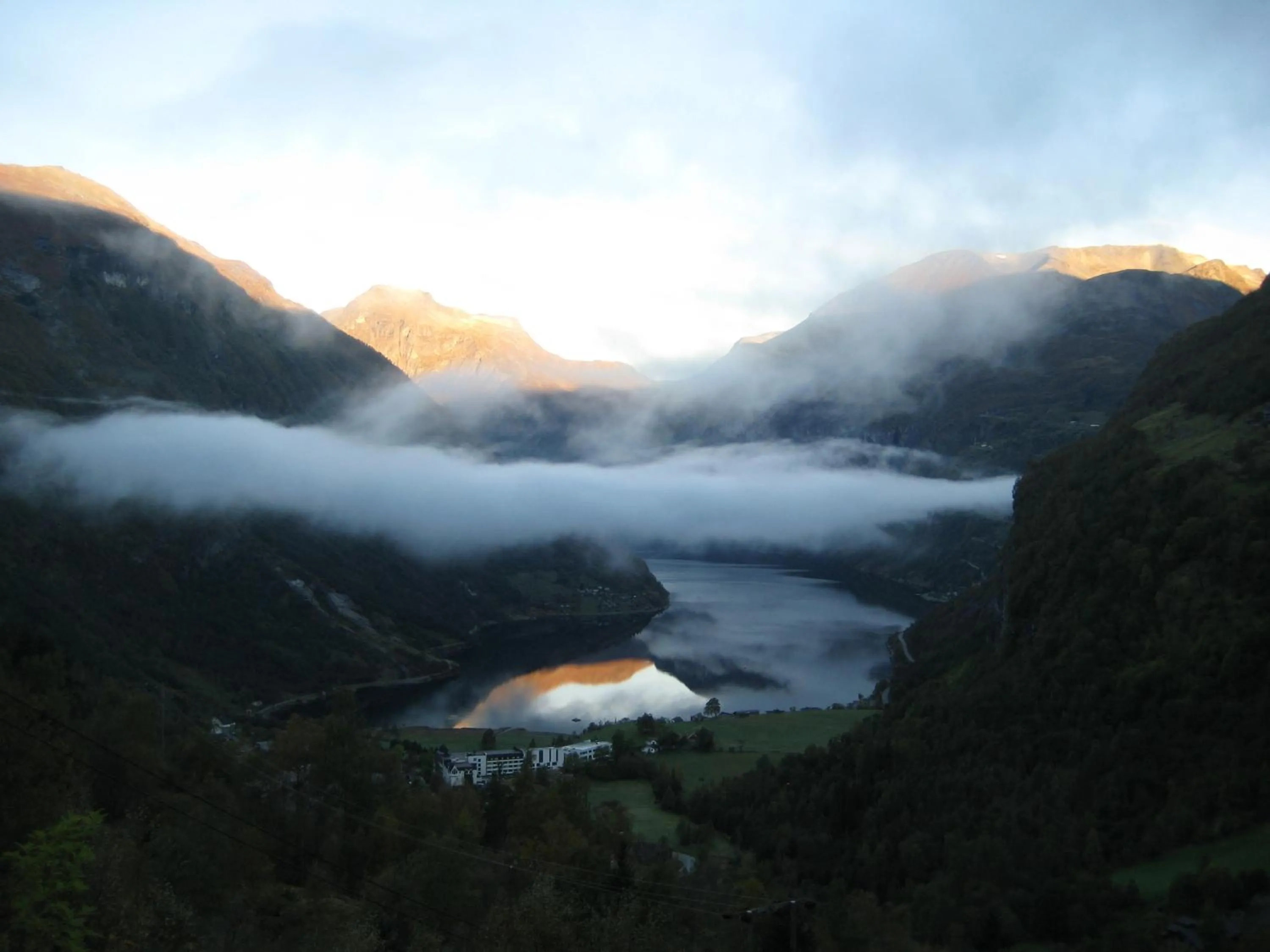 Hiking in Lunheim in Geiranger