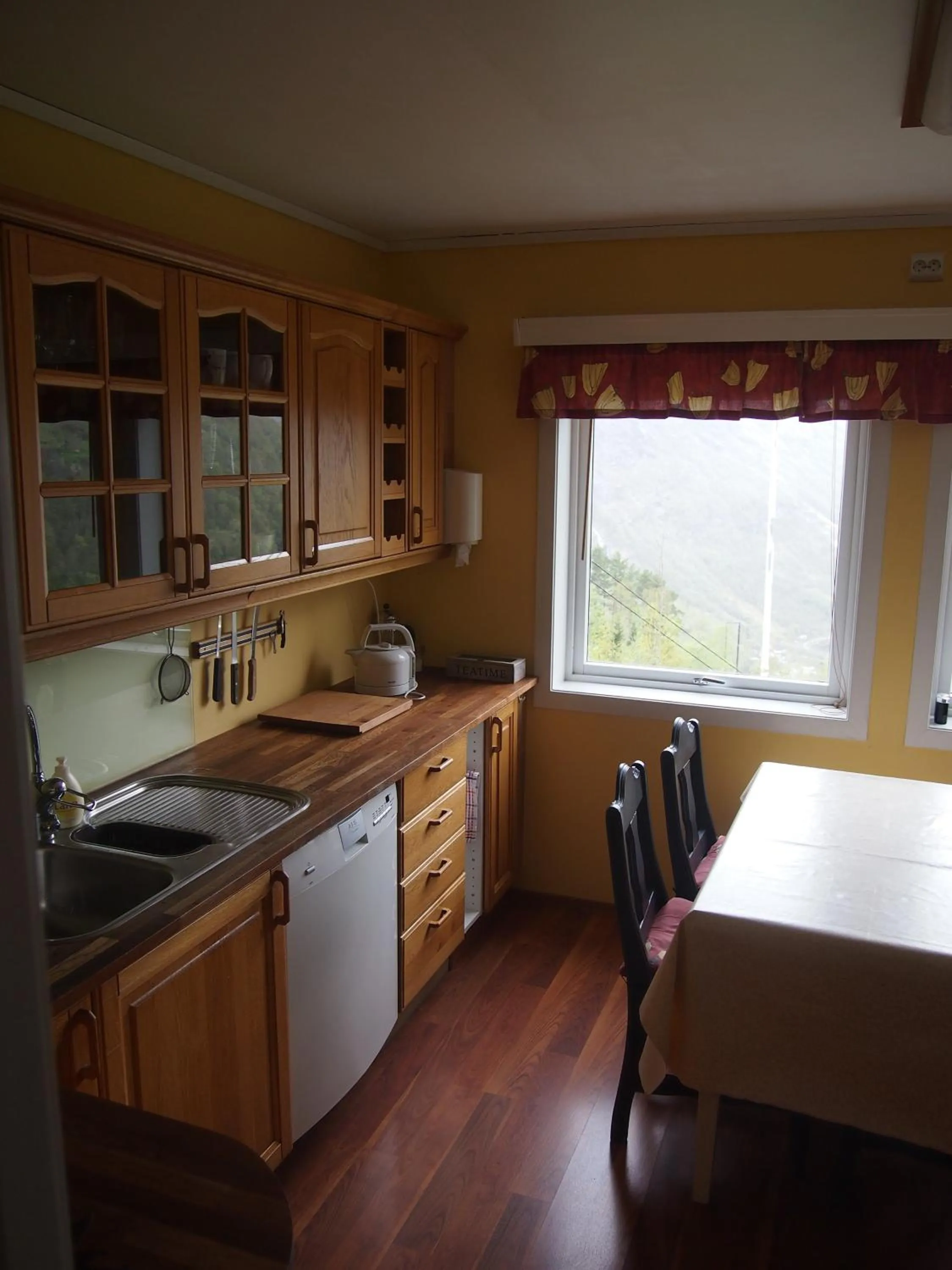 Kitchen or kitchenette in Lunheim in Geiranger
