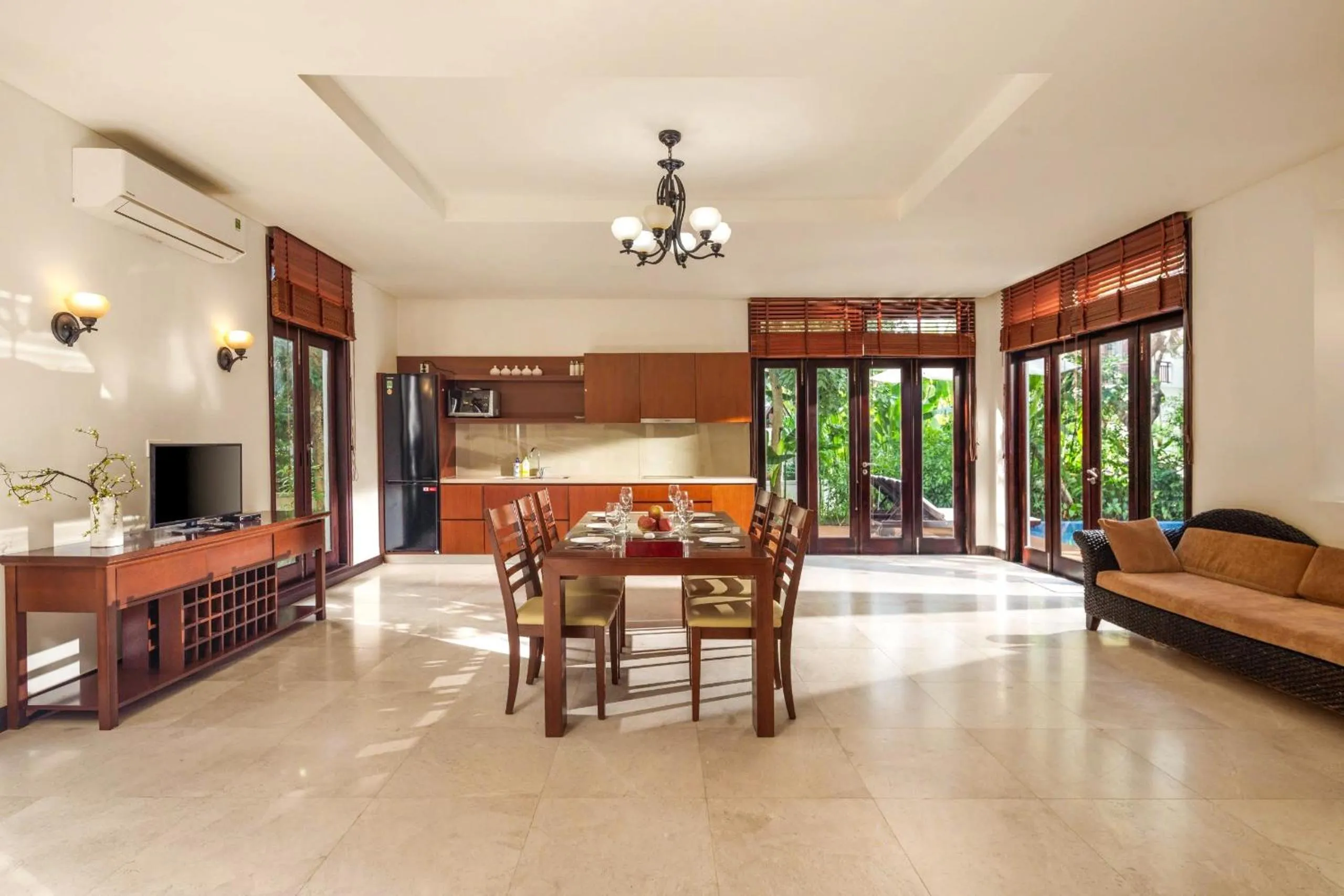 Kitchen or kitchenette in Resort Villas Da Nang By Abogo