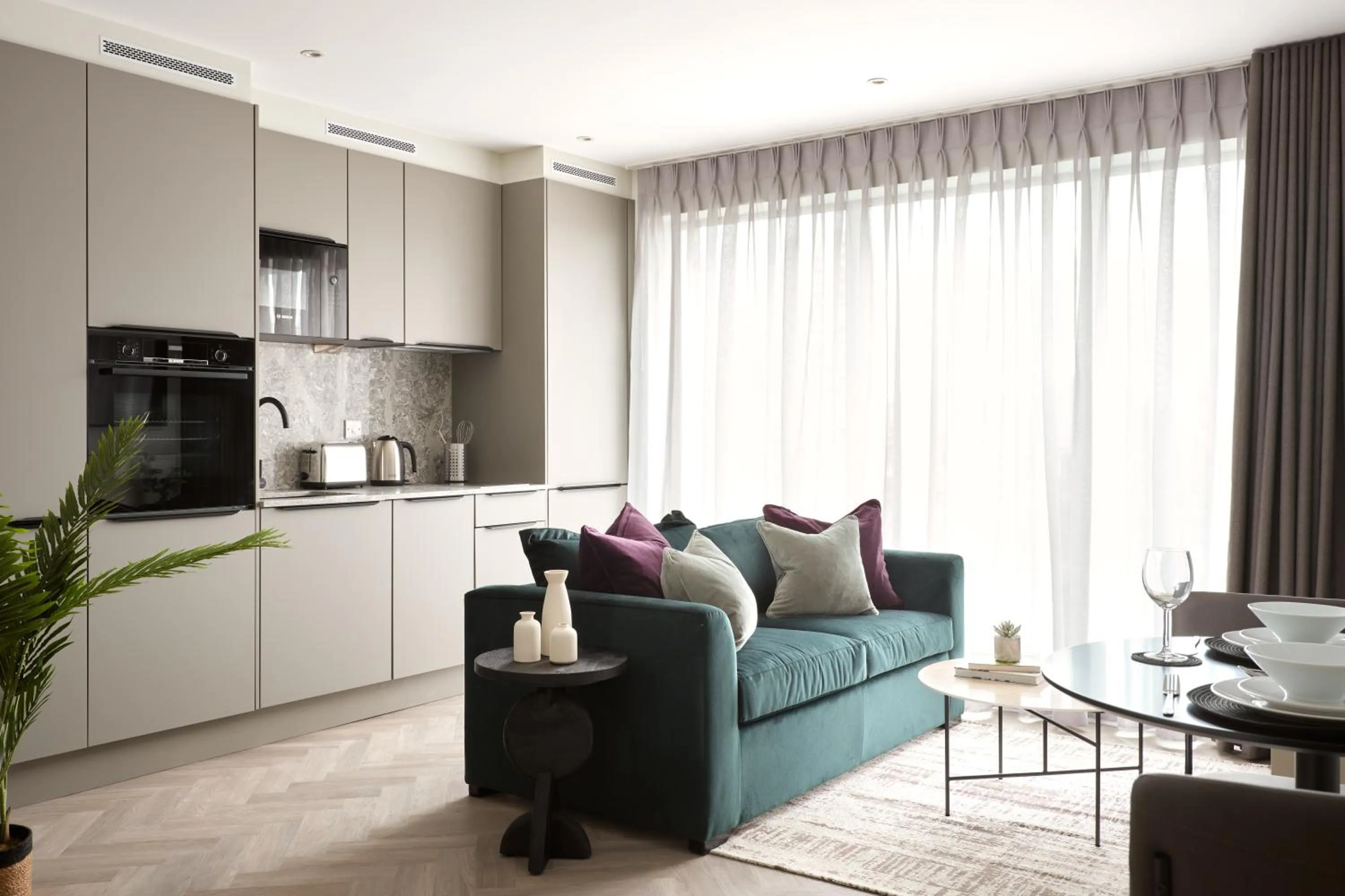 Coffee/tea facilities in London City East by Viridian Apartments